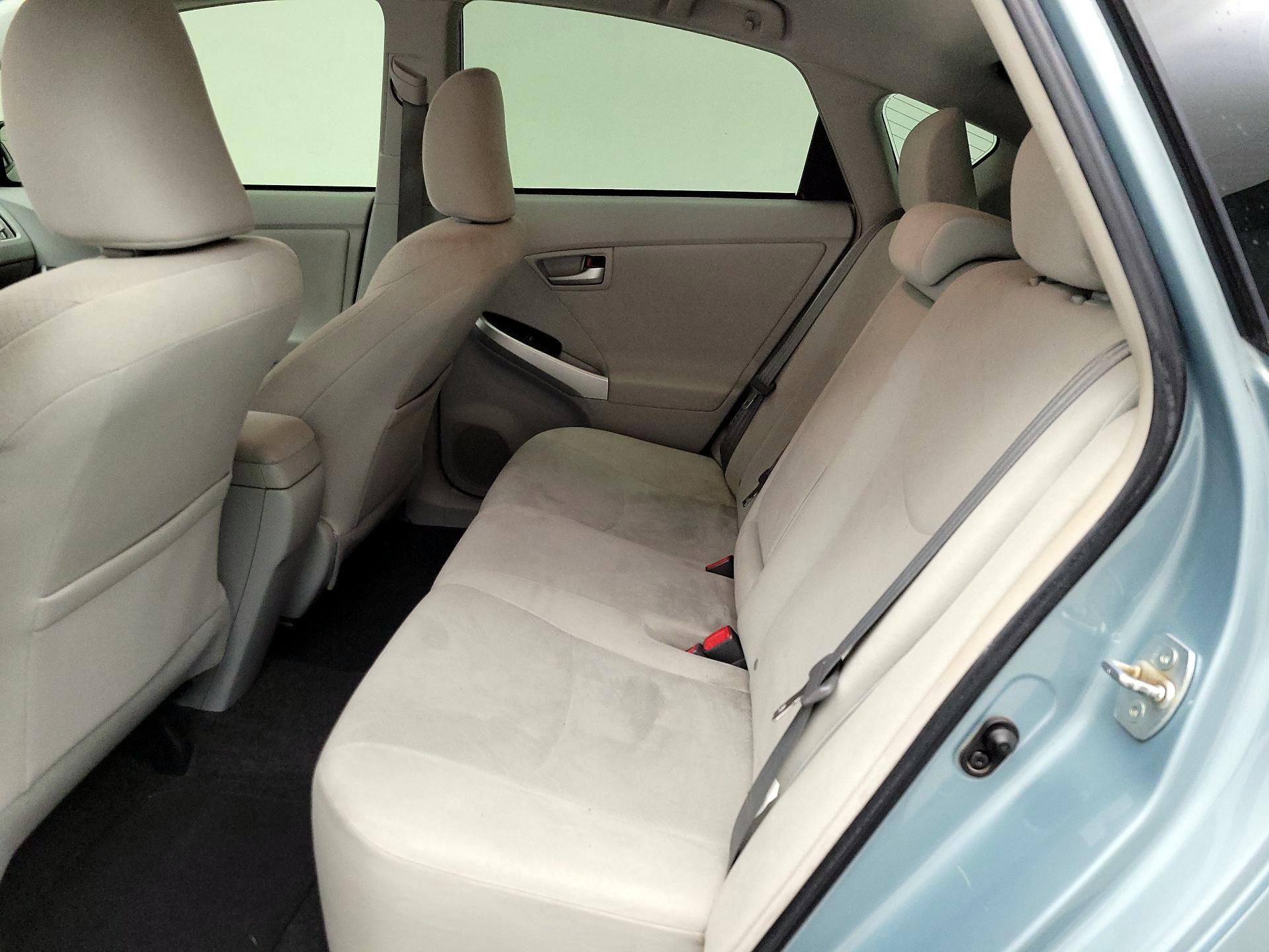 Thumbnail: 2015 Toyota Prius - 18