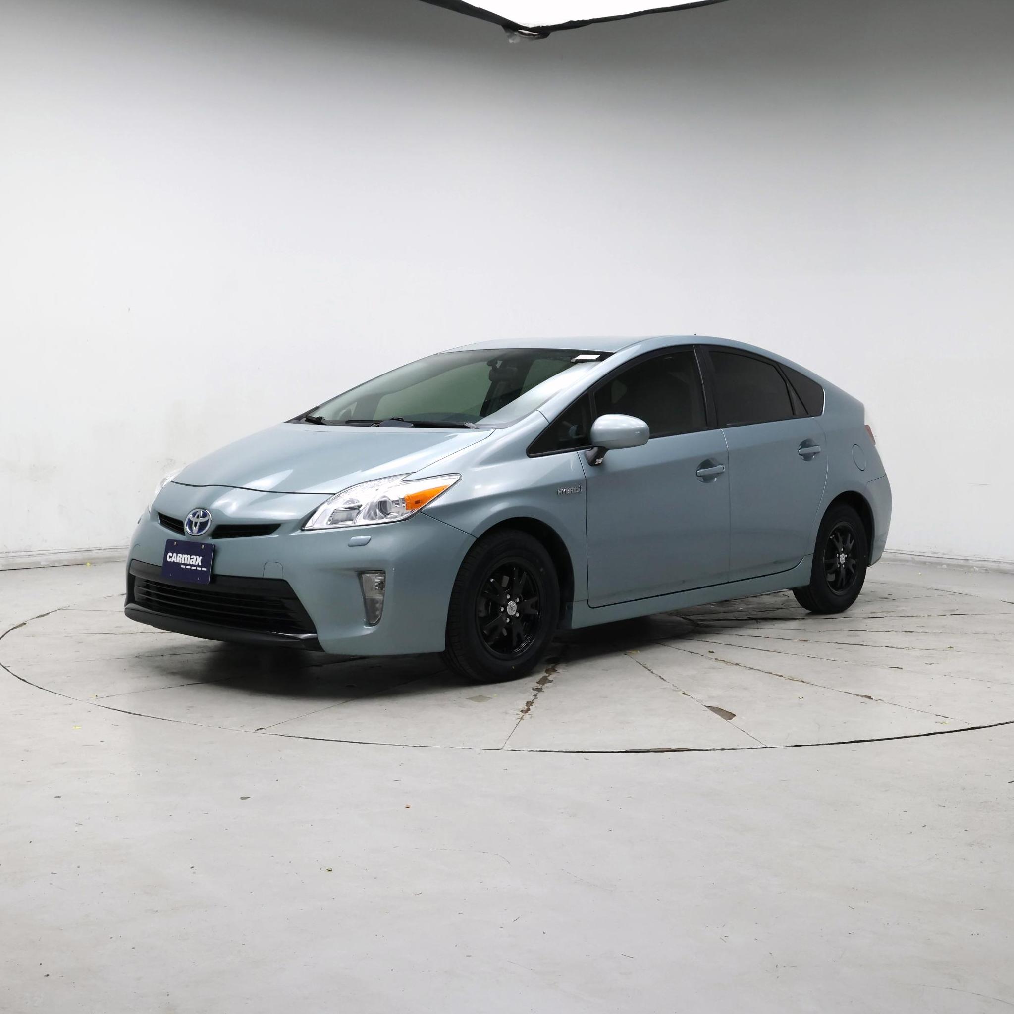 Thumbnail: 2015 Toyota Prius - 4