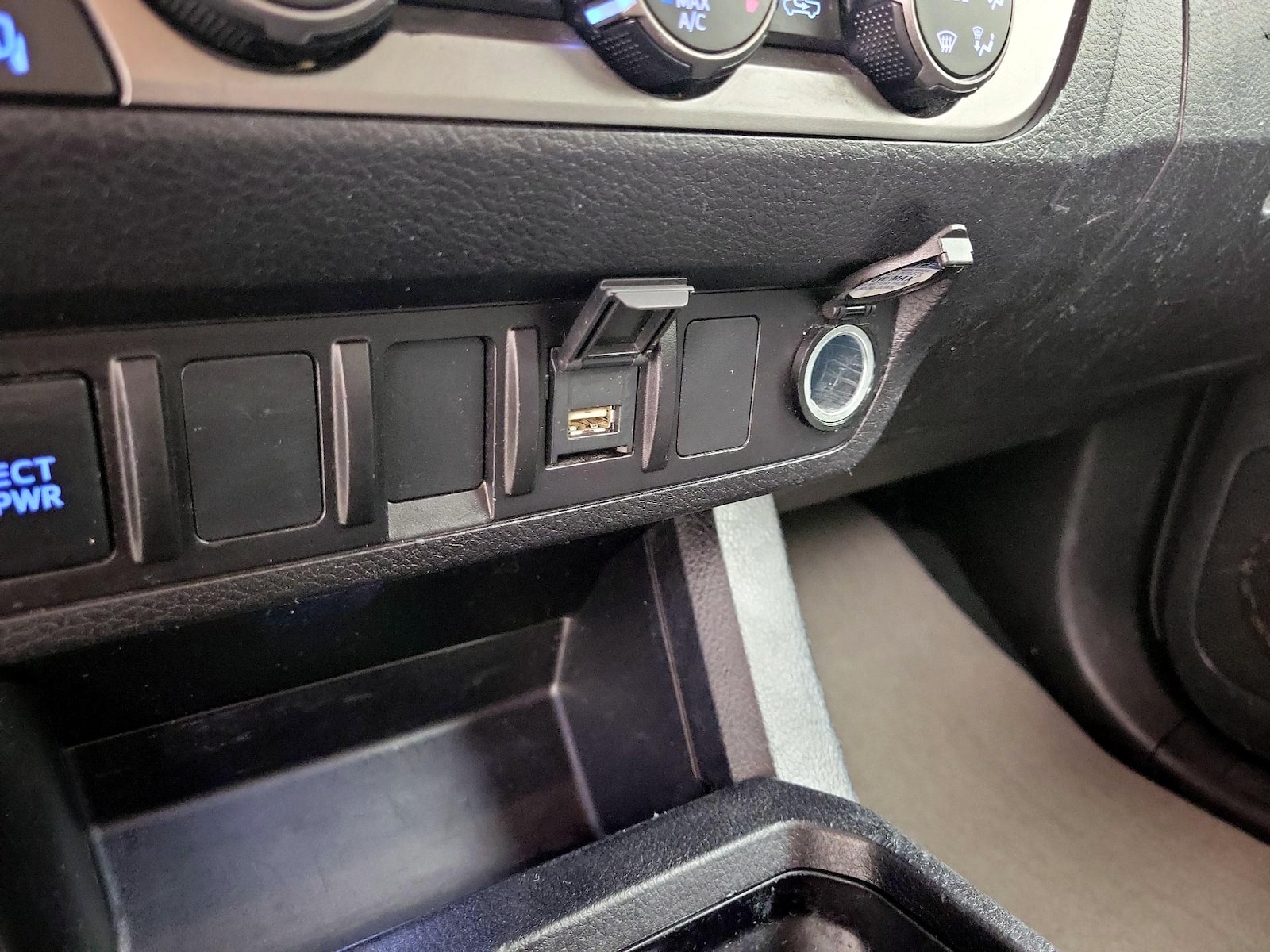 2021 Toyota Tacoma SR - Photo 19