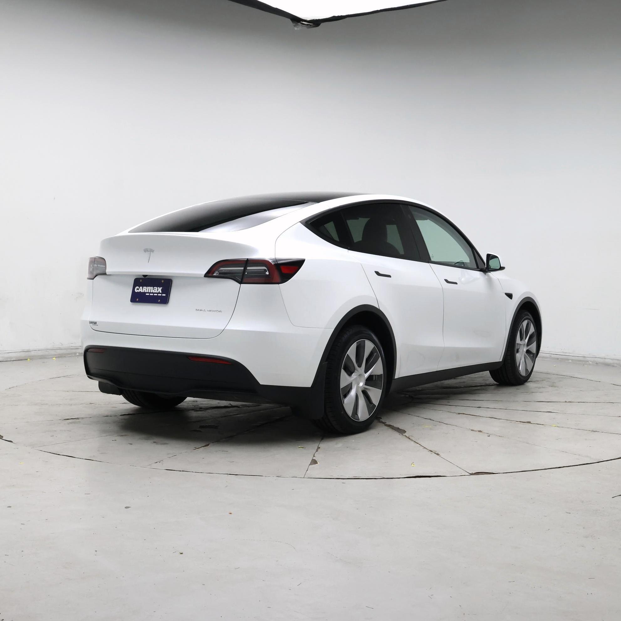 Thumbnail: 2023 Tesla Model Y - 8