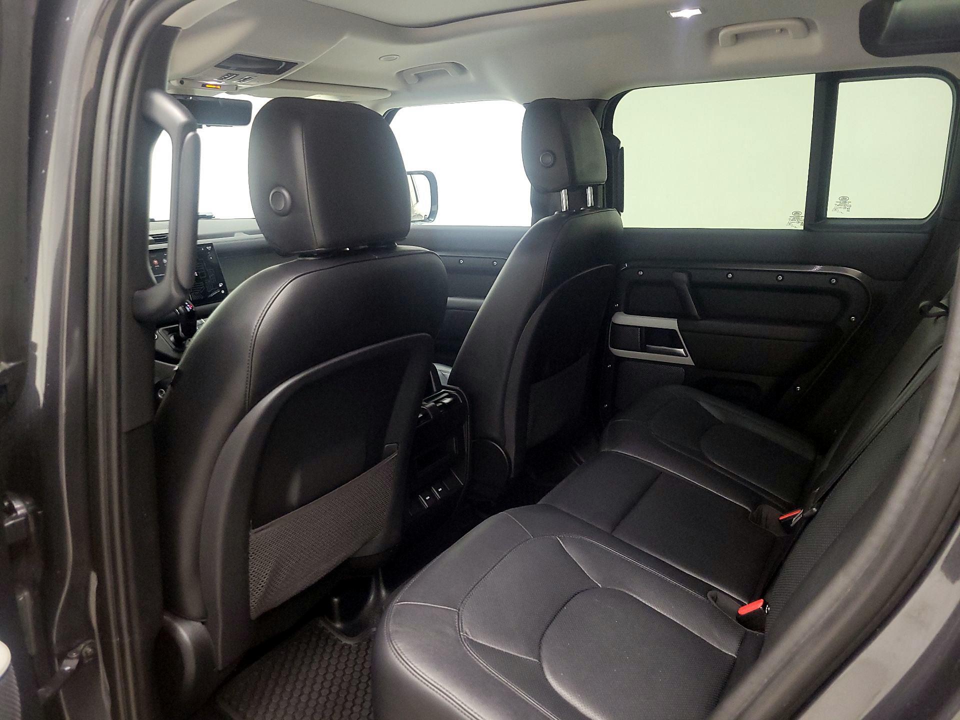 Thumbnail: 2024 Land Rover Defender - 20