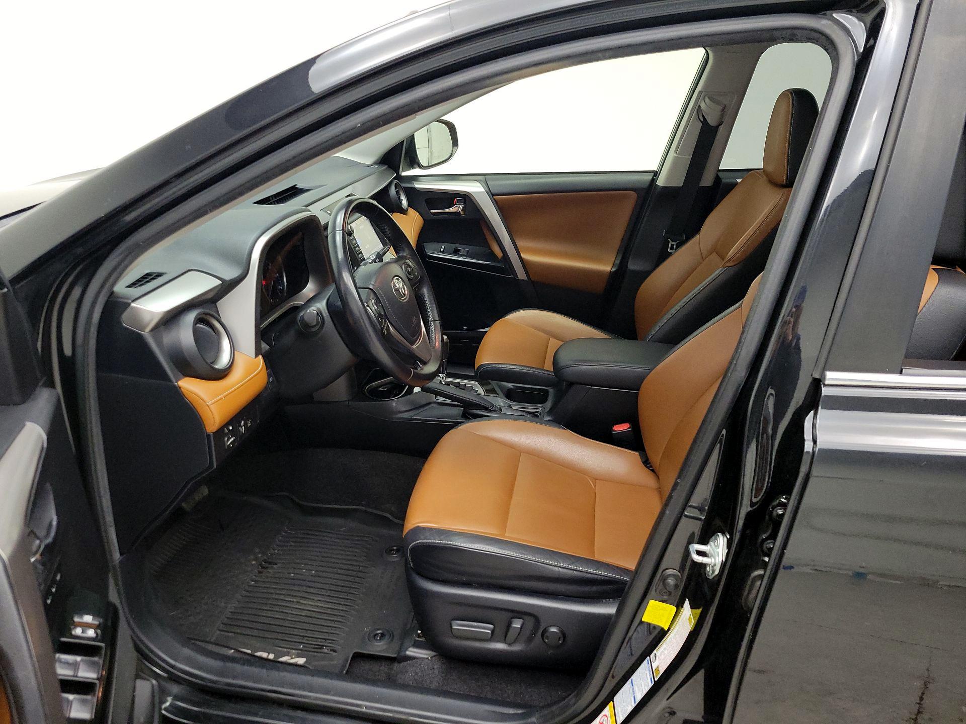 Thumbnail: 2016 Toyota RAV4 - 11