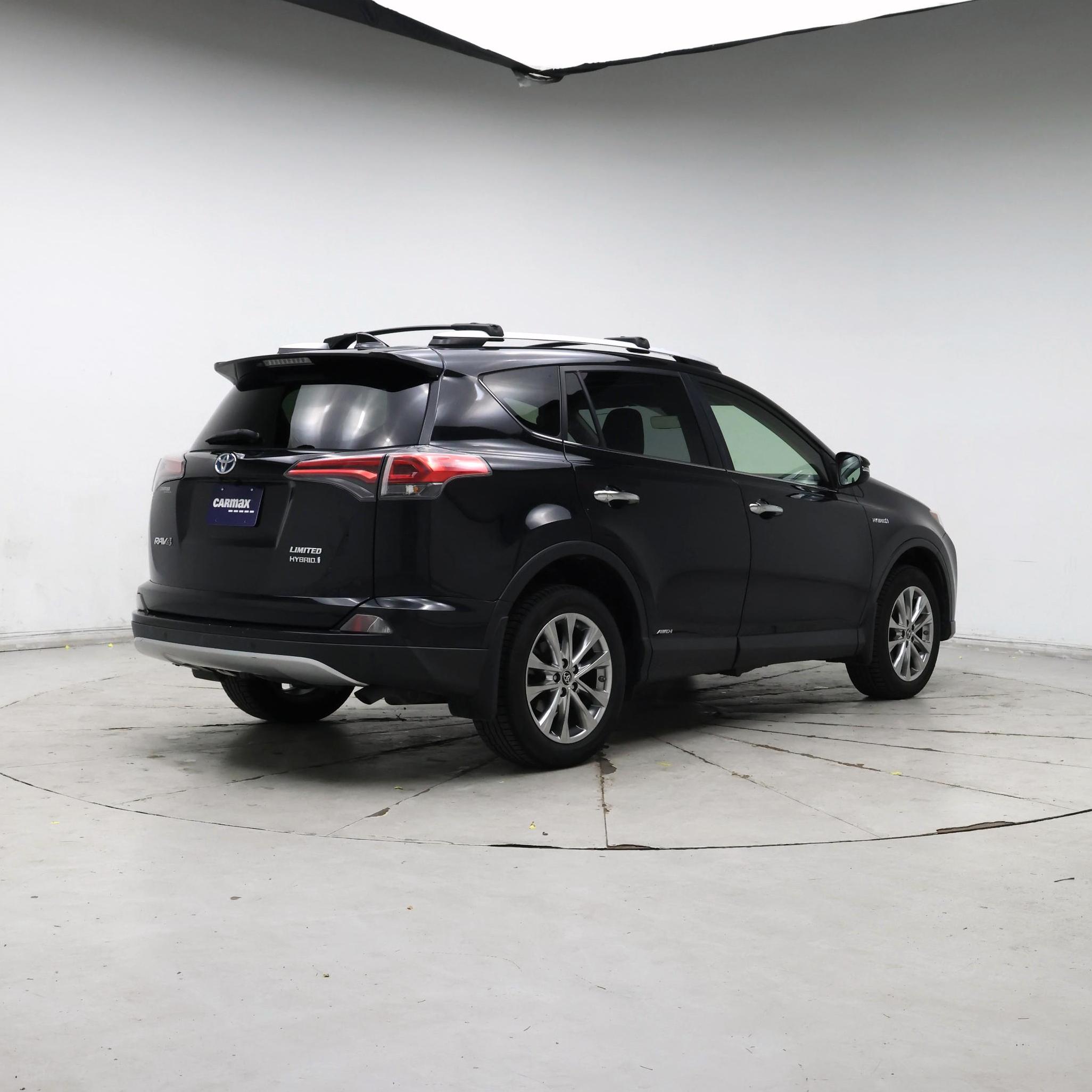 Thumbnail: 2016 Toyota RAV4 - 8