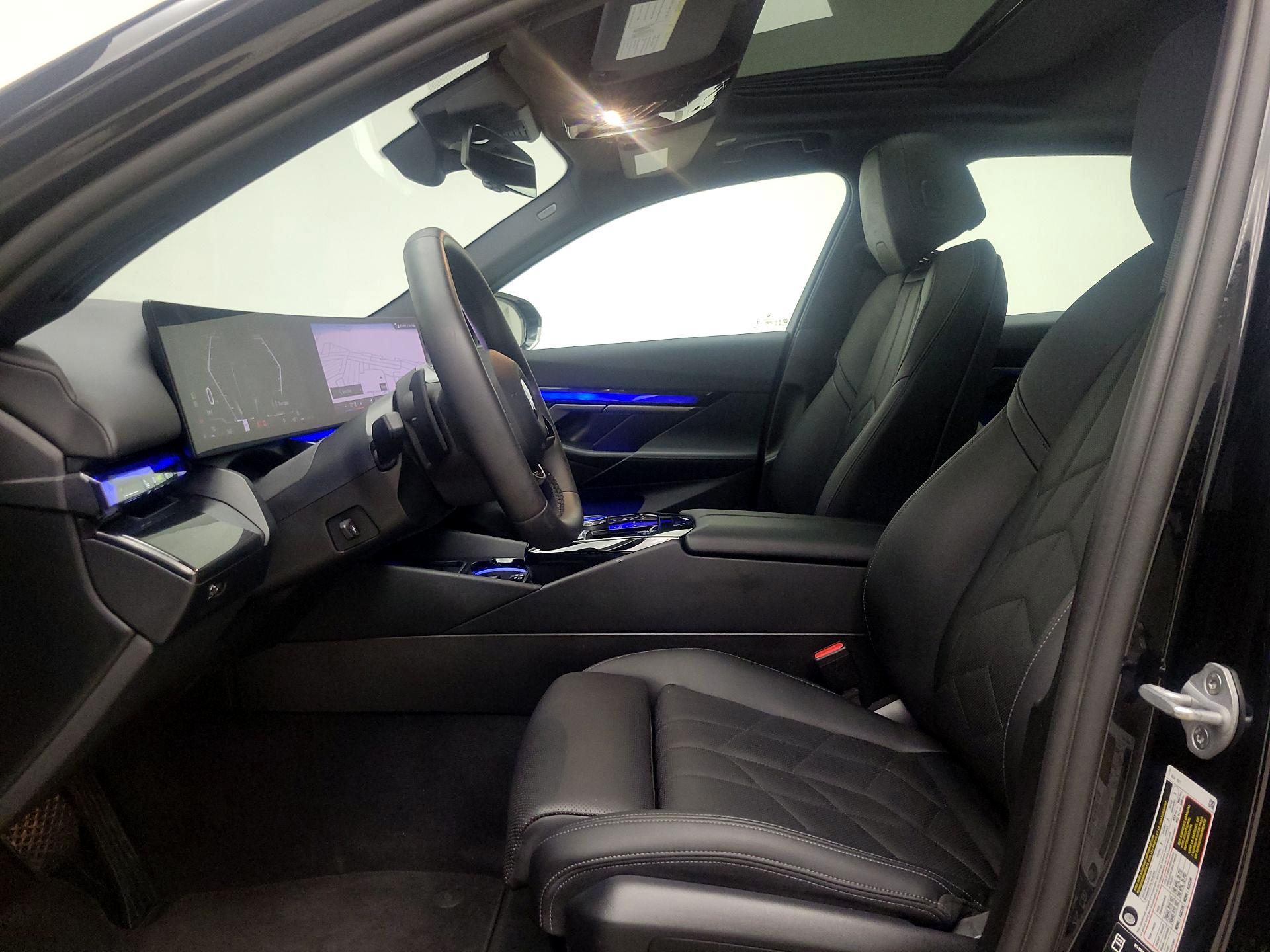 Thumbnail: 2025 BMW 5 Series - 11