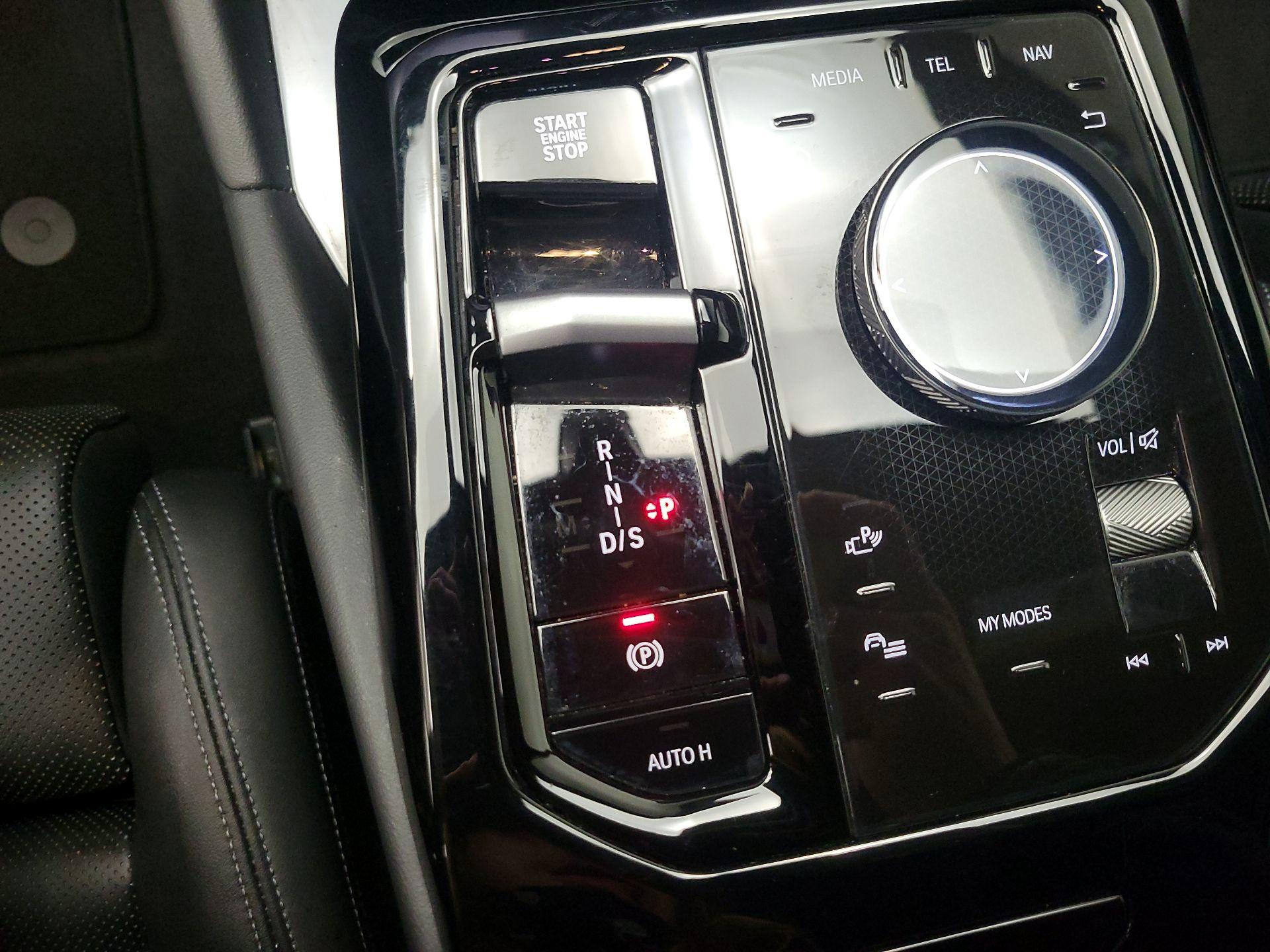 Thumbnail: 2025 BMW 5 Series - 18