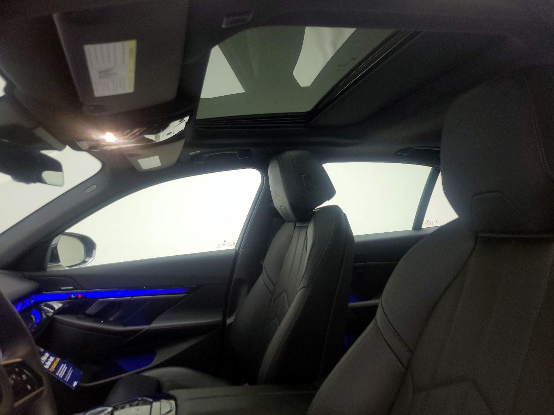 Thumbnail: 2025 BMW 5 Series - 20