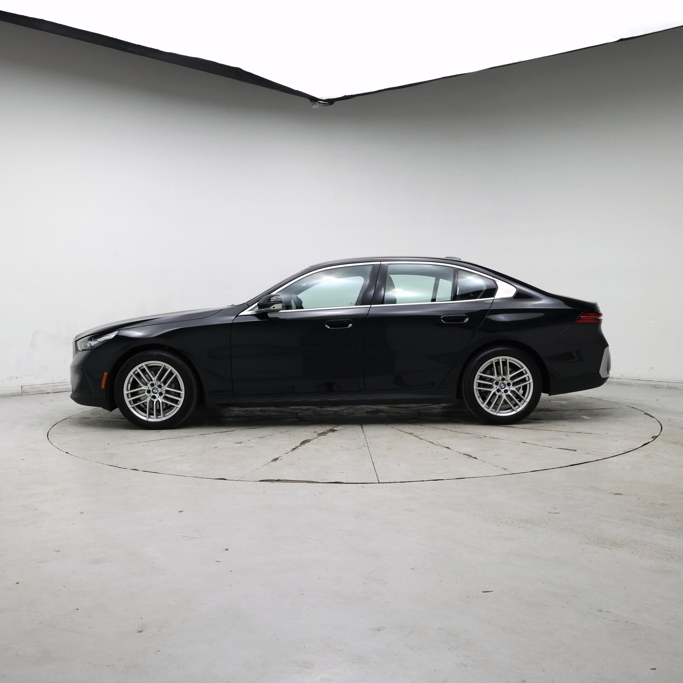 Thumbnail: 2025 BMW 5 Series - 3