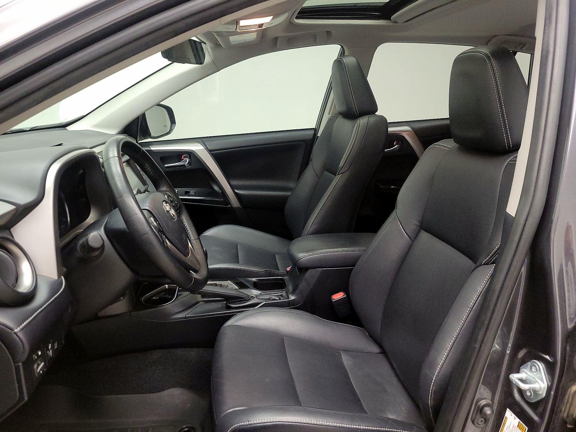 Thumbnail: 2018 Toyota RAV4 - 11