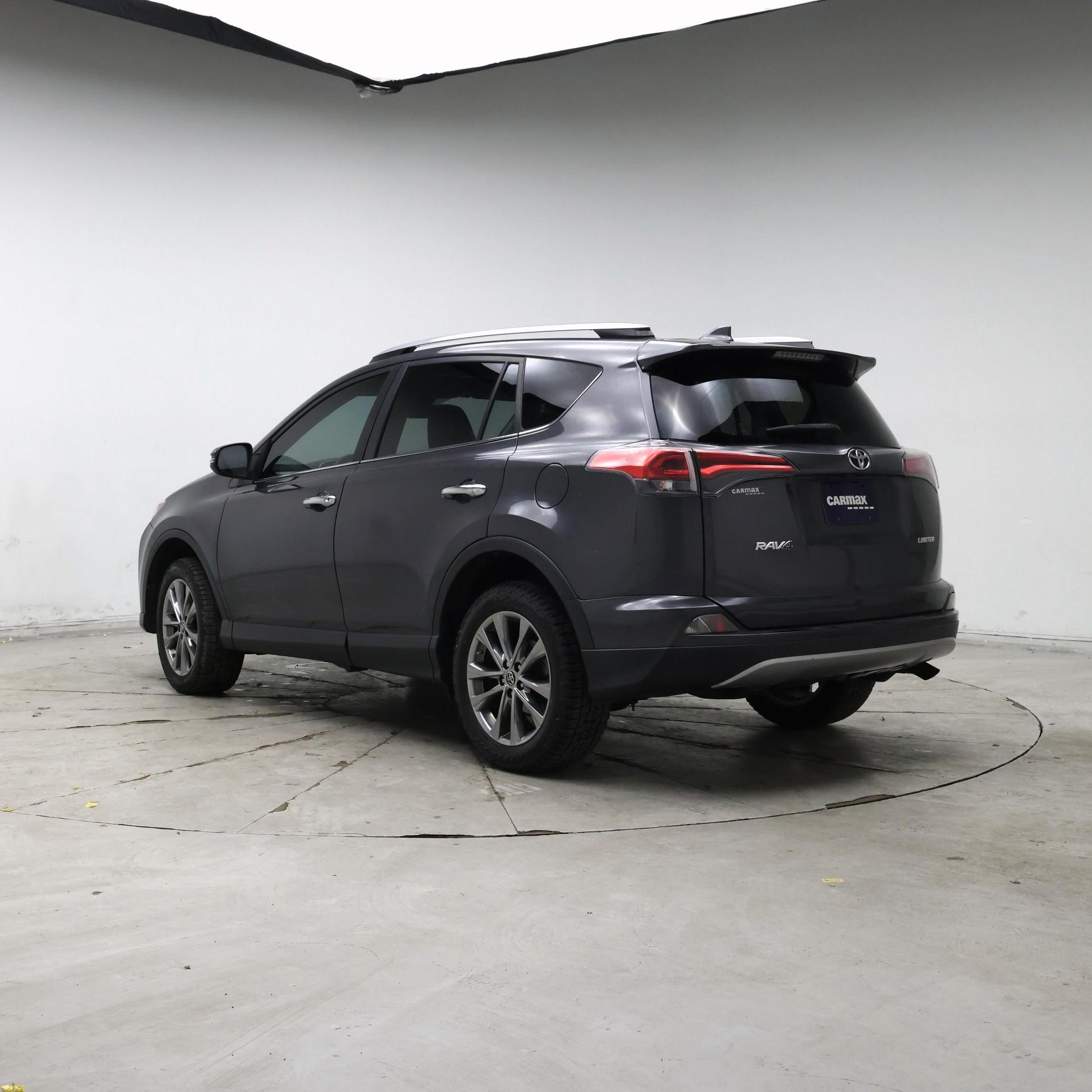 Thumbnail: 2018 Toyota RAV4 - 2