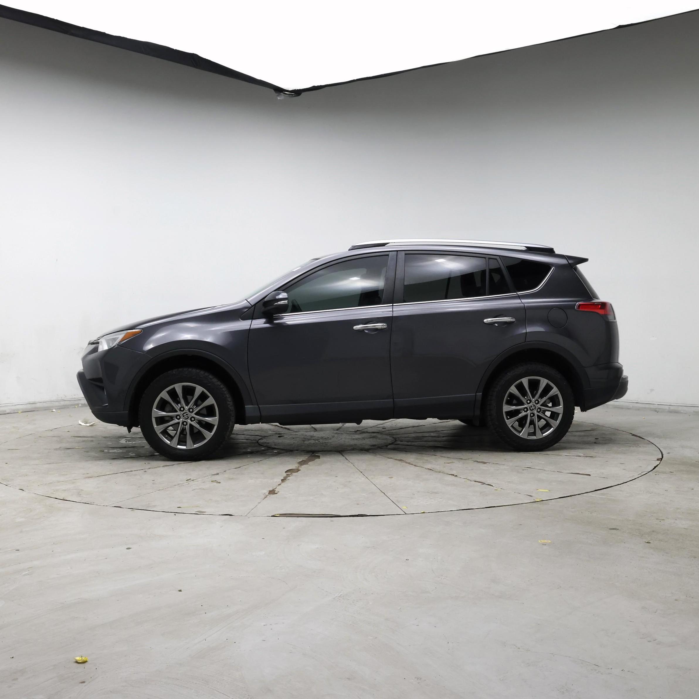 Thumbnail: 2018 Toyota RAV4 - 3