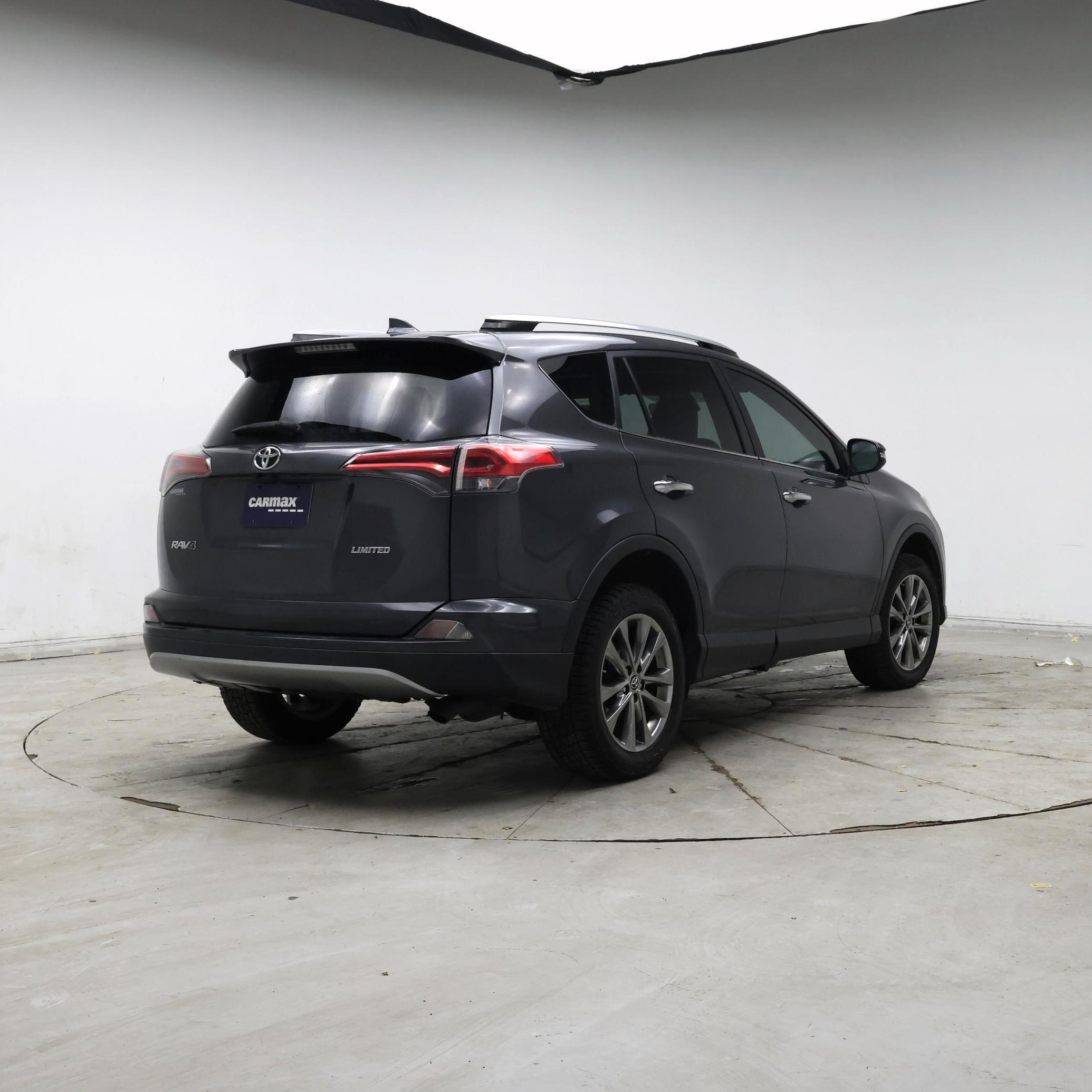 Thumbnail: 2018 Toyota RAV4 - 8