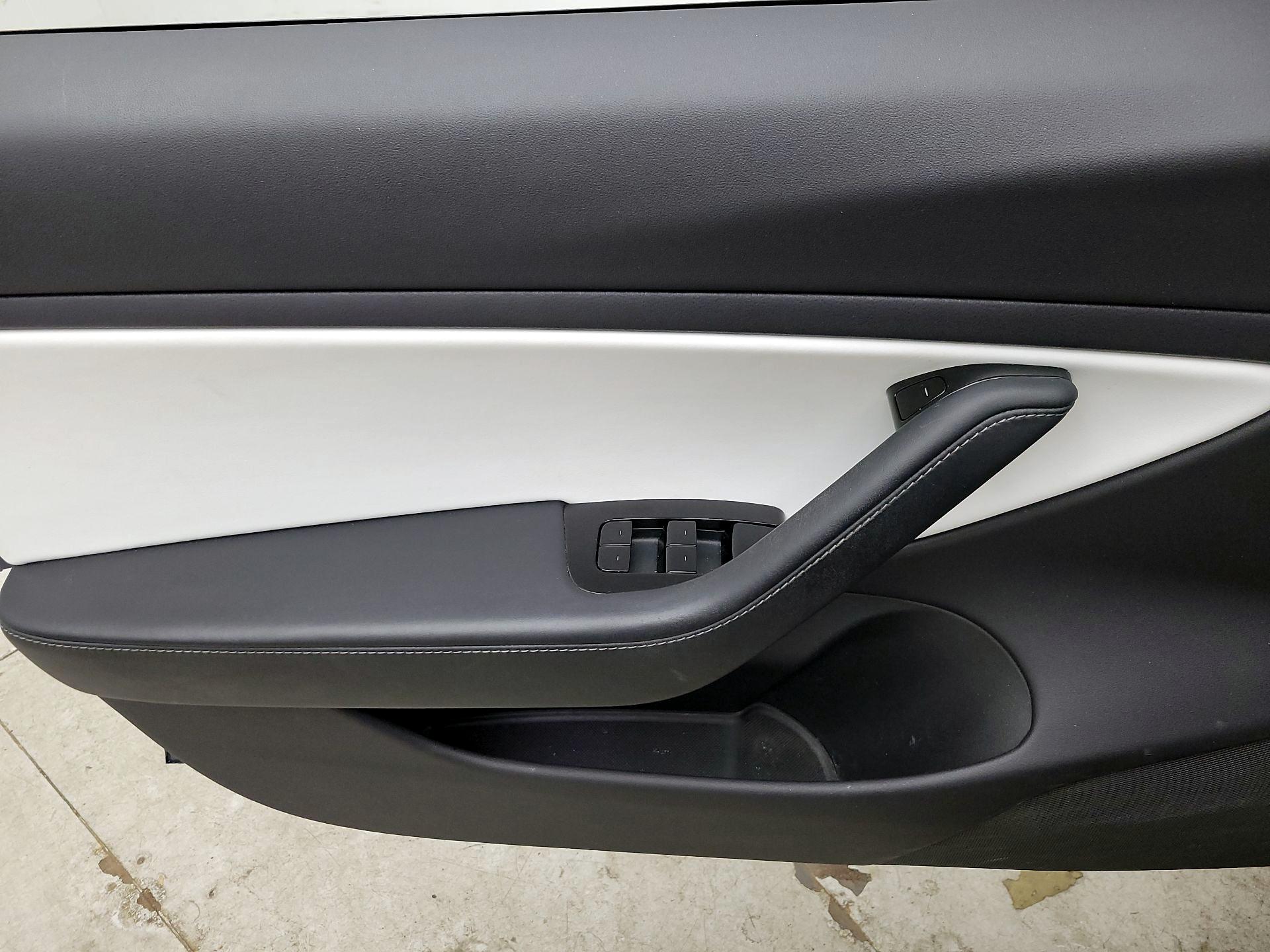 Thumbnail: 2019 Tesla Model 3 - 12