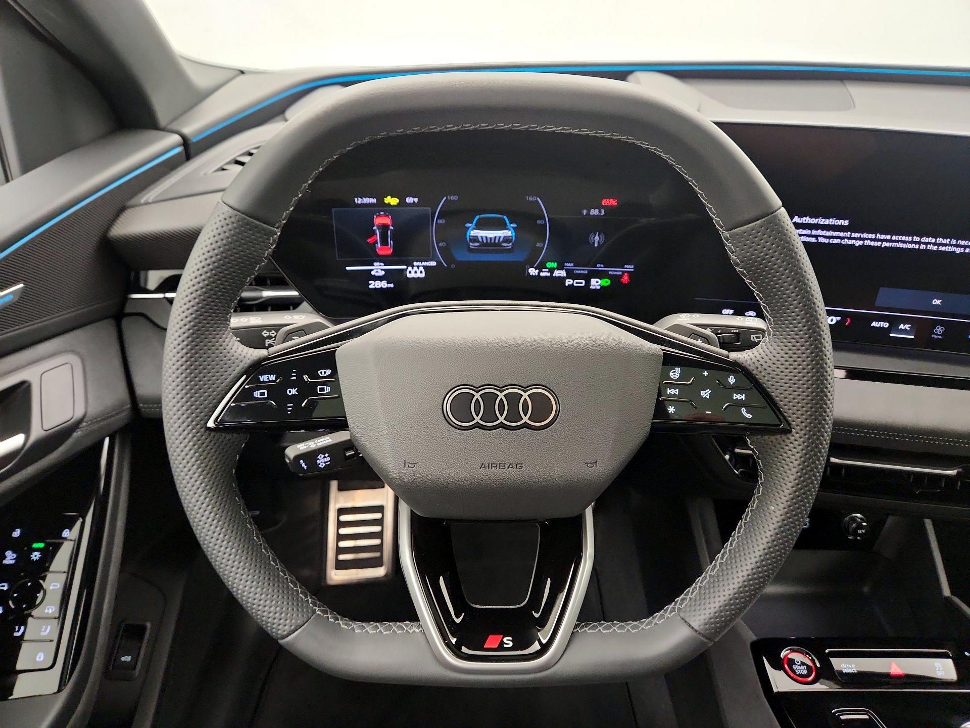 Thumbnail: 2025 Audi SQ6 e-tron - 10