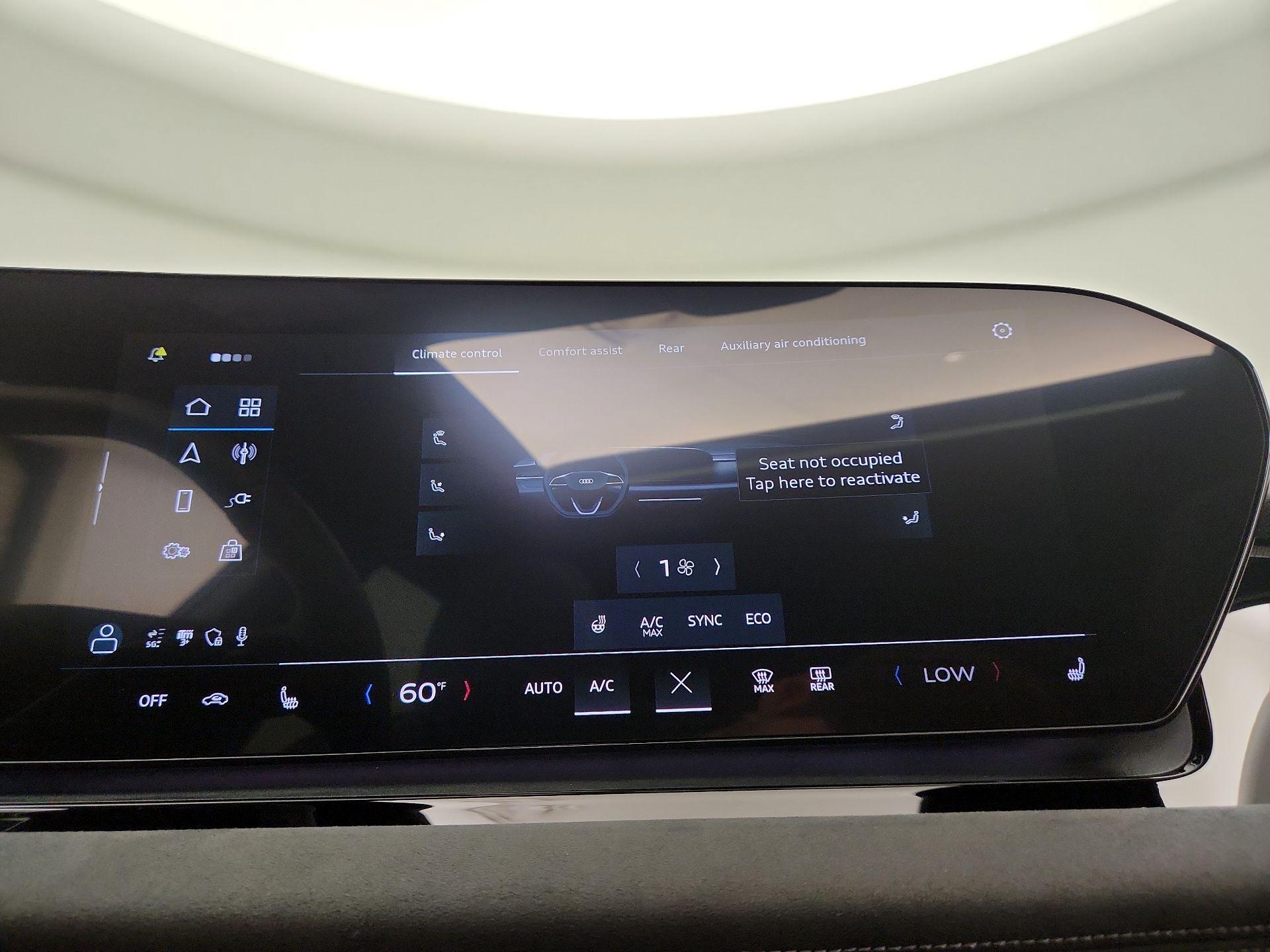 Thumbnail: 2025 Audi SQ6 e-tron - 16