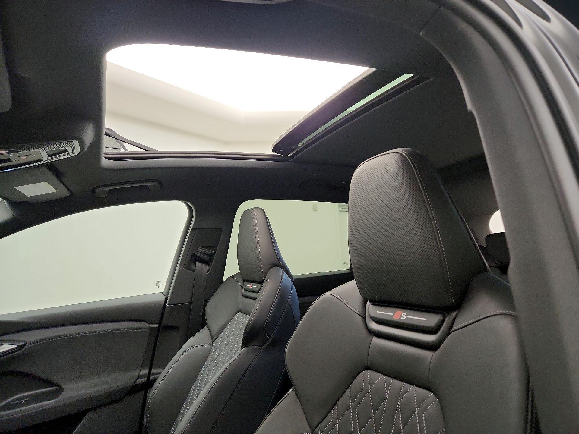 Thumbnail: 2025 Audi SQ6 e-tron - 19