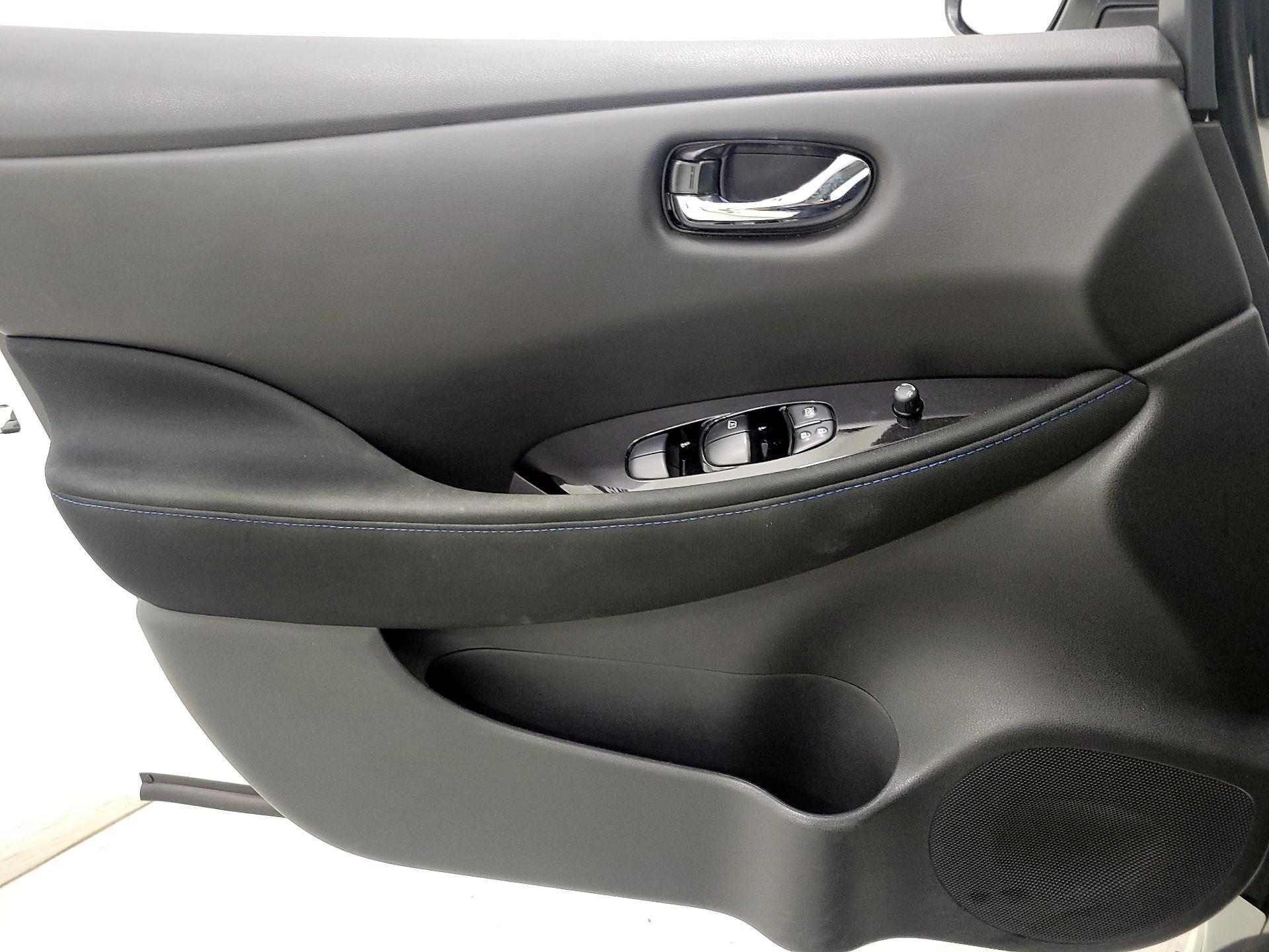 Thumbnail: 2023 Nissan Leaf - 12
