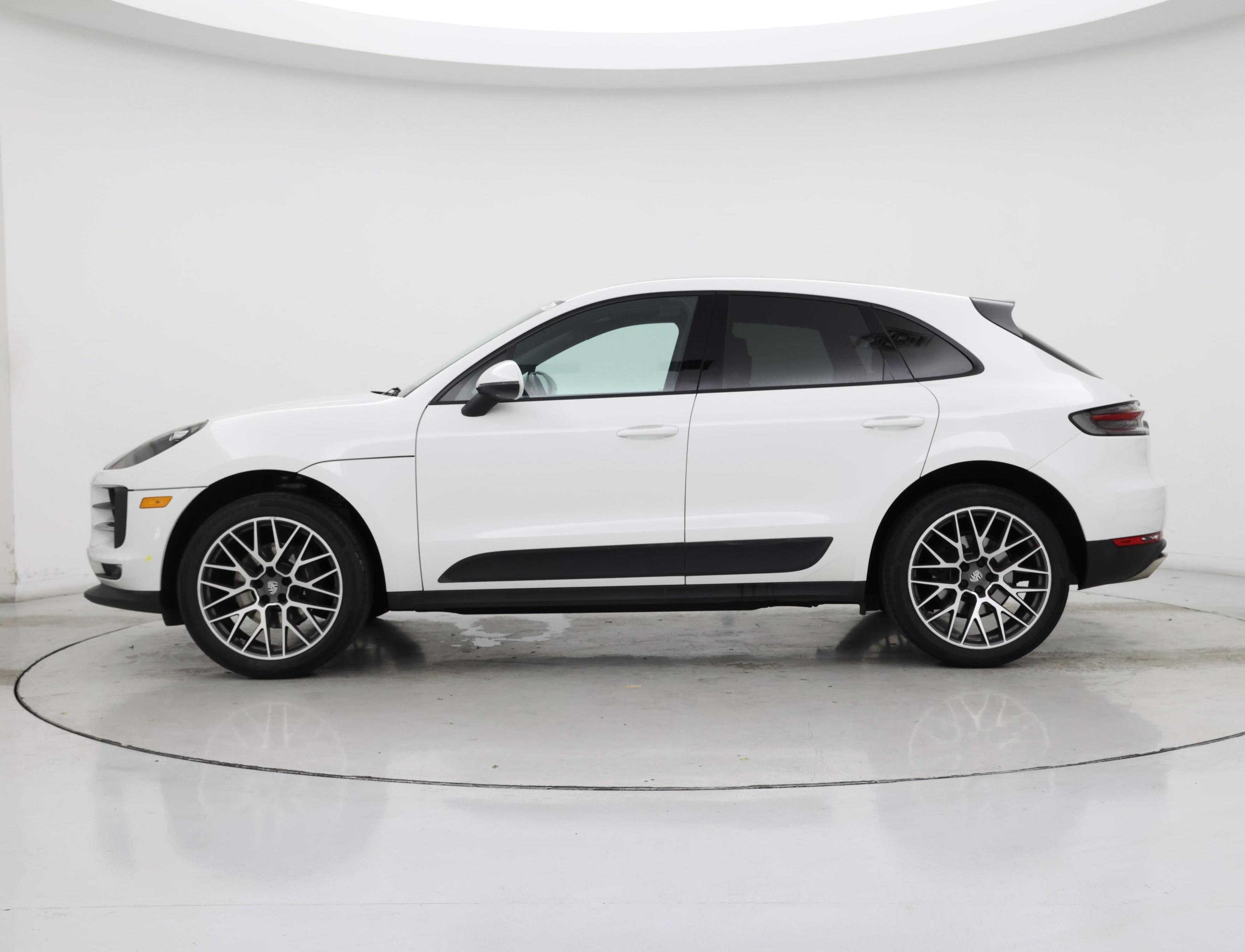 Thumbnail: 2020 Porsche Macan - 3