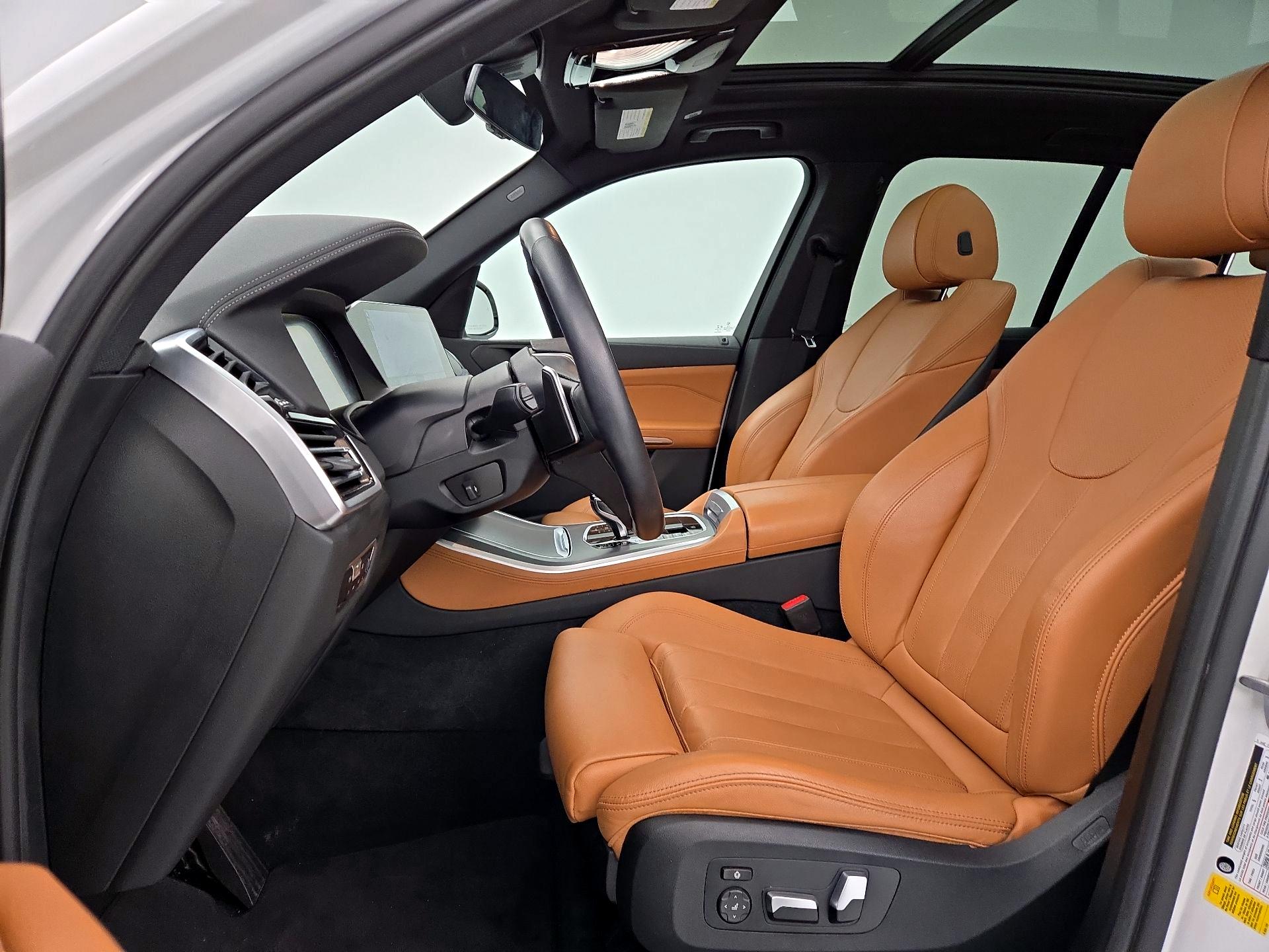 Thumbnail: 2022 BMW X5 - 11
