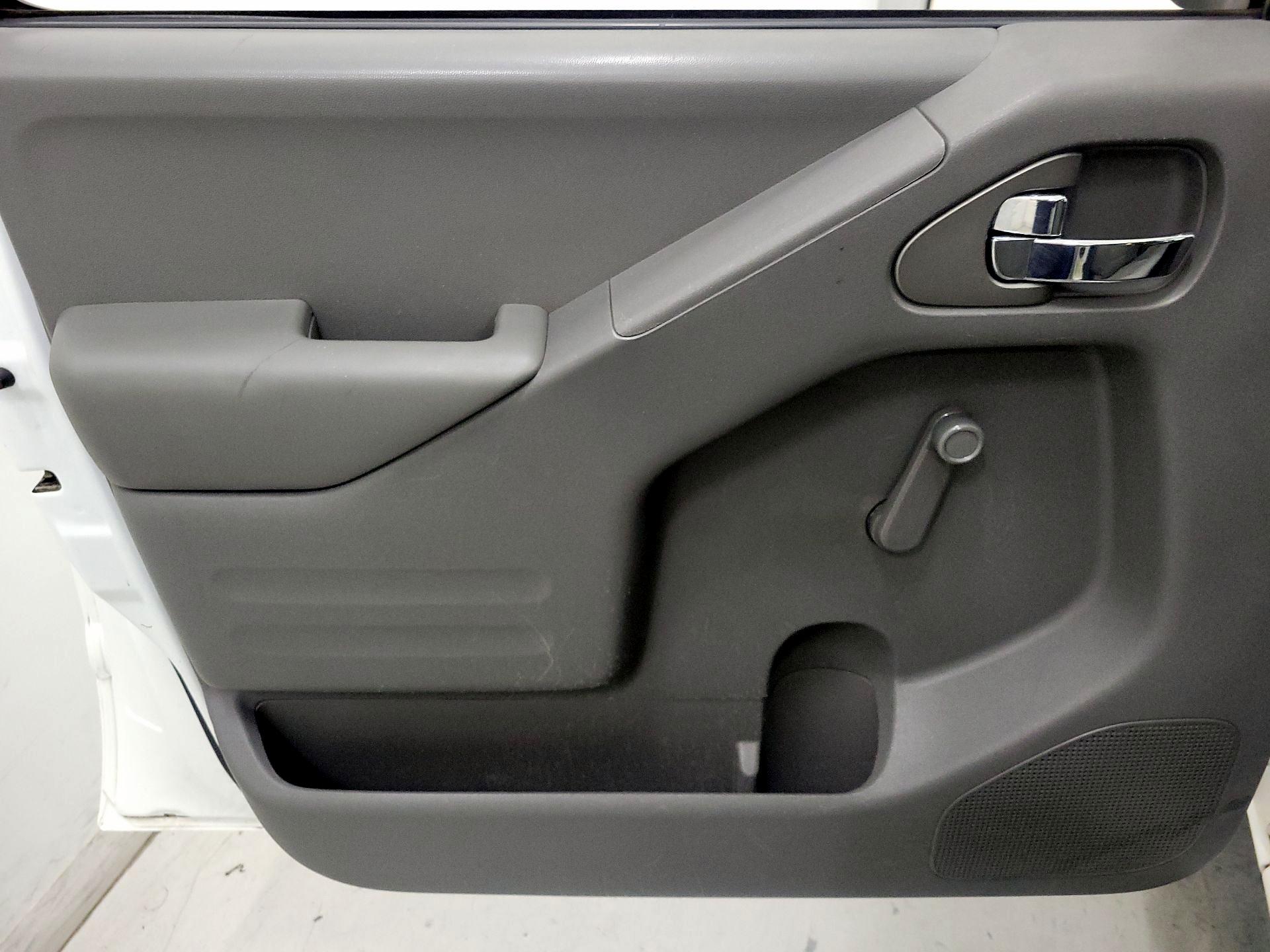 Thumbnail: 2016 Nissan Frontier - 12