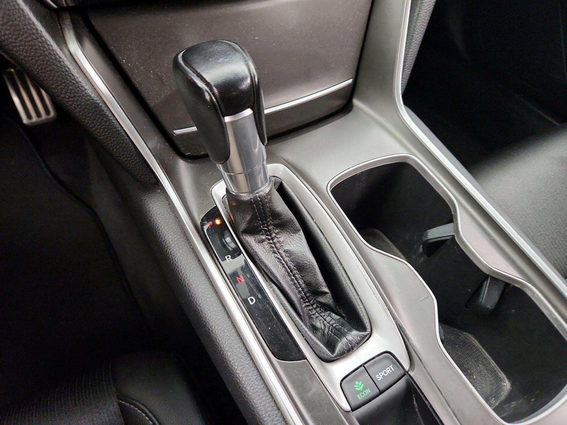 Thumbnail: 2019 Honda Accord - 17