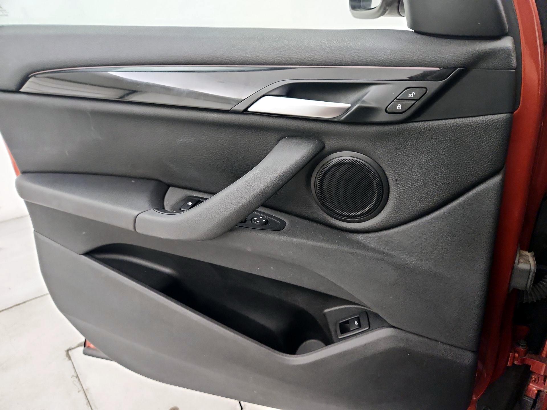 Thumbnail: 2019 BMW X1 - 12