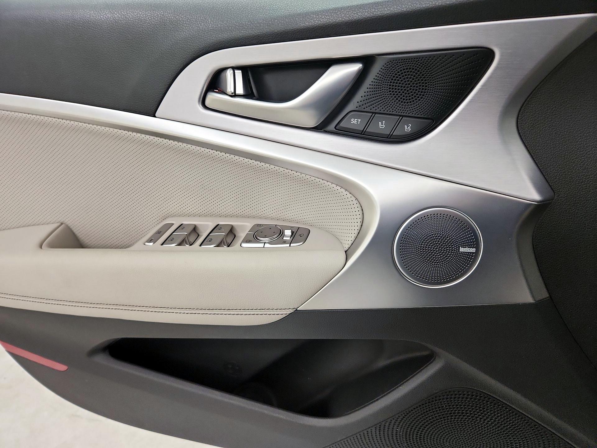 Thumbnail: 2020 Genesis G70 - 12
