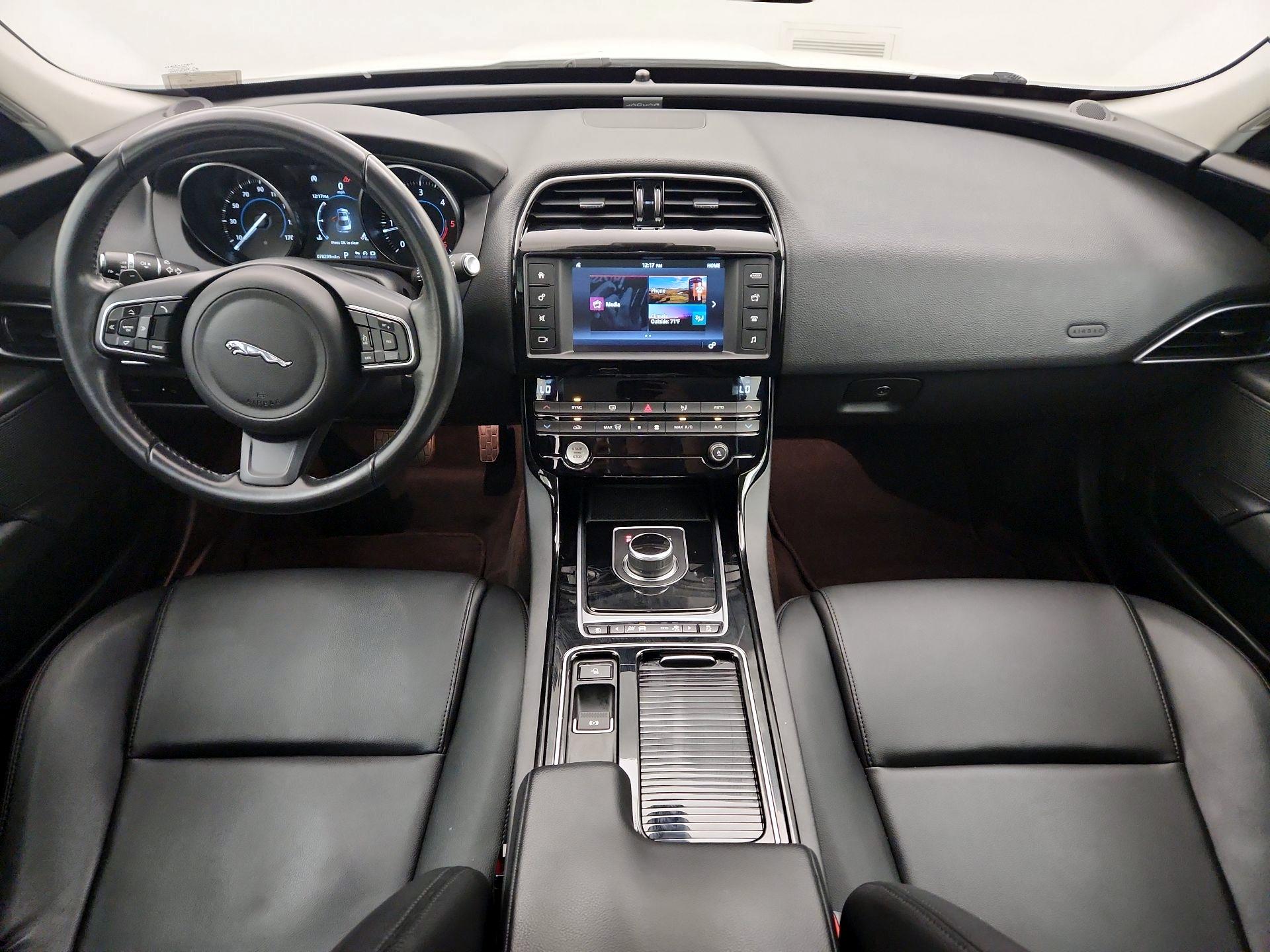 Thumbnail: 2018 Jaguar XE - 9