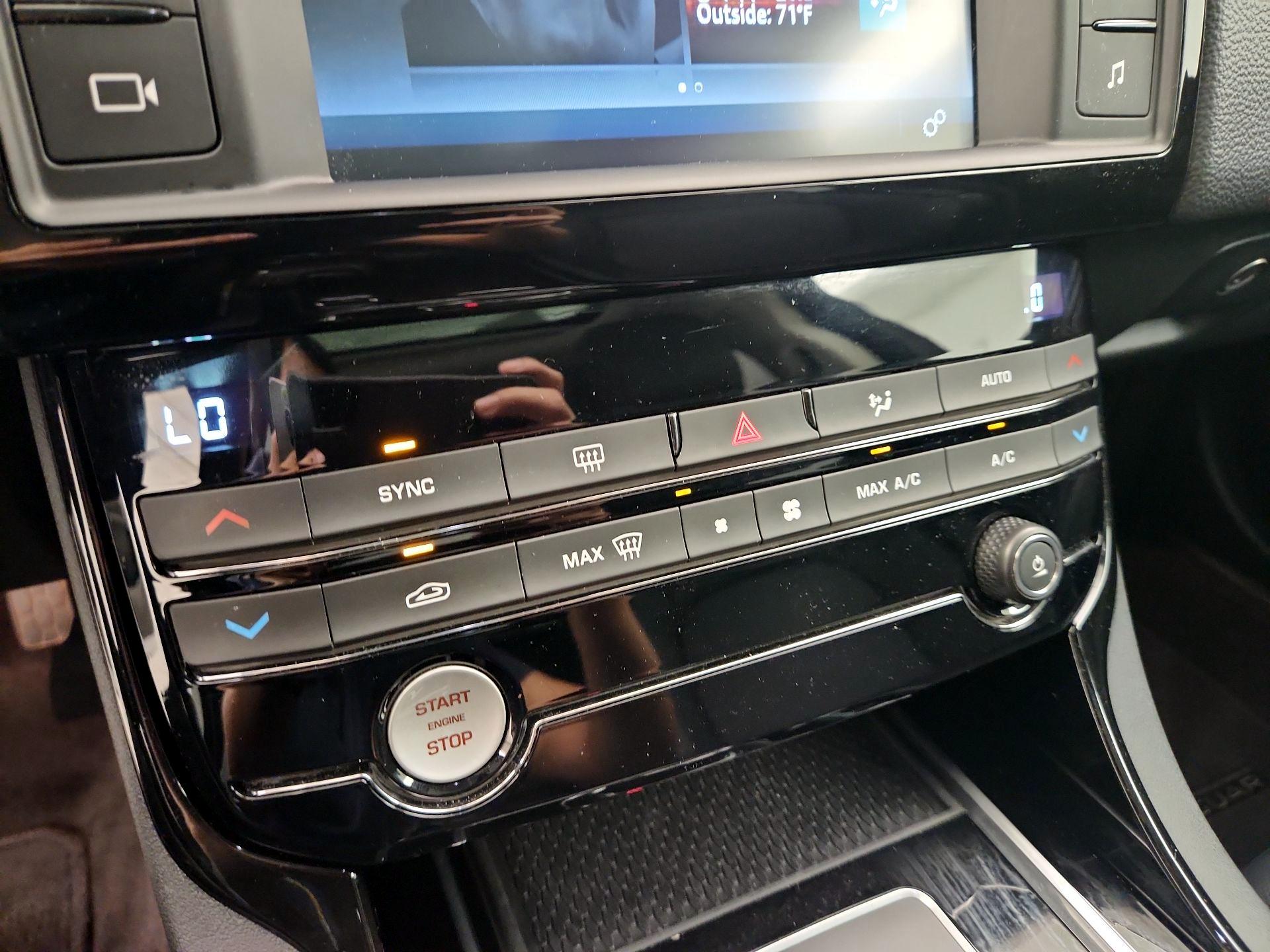 Thumbnail: 2018 Jaguar XE - 16