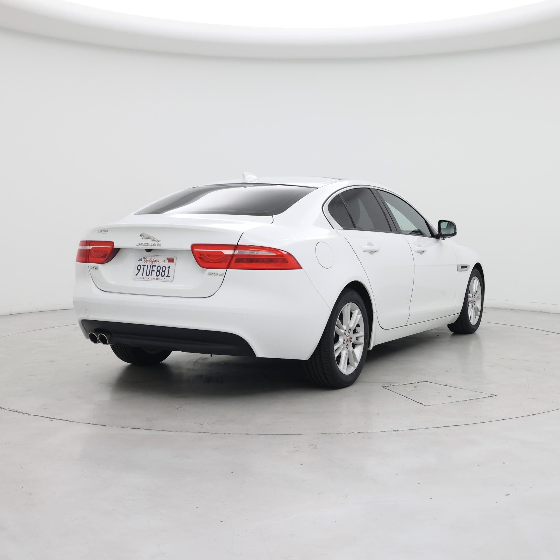 Thumbnail: 2018 Jaguar XE - 8