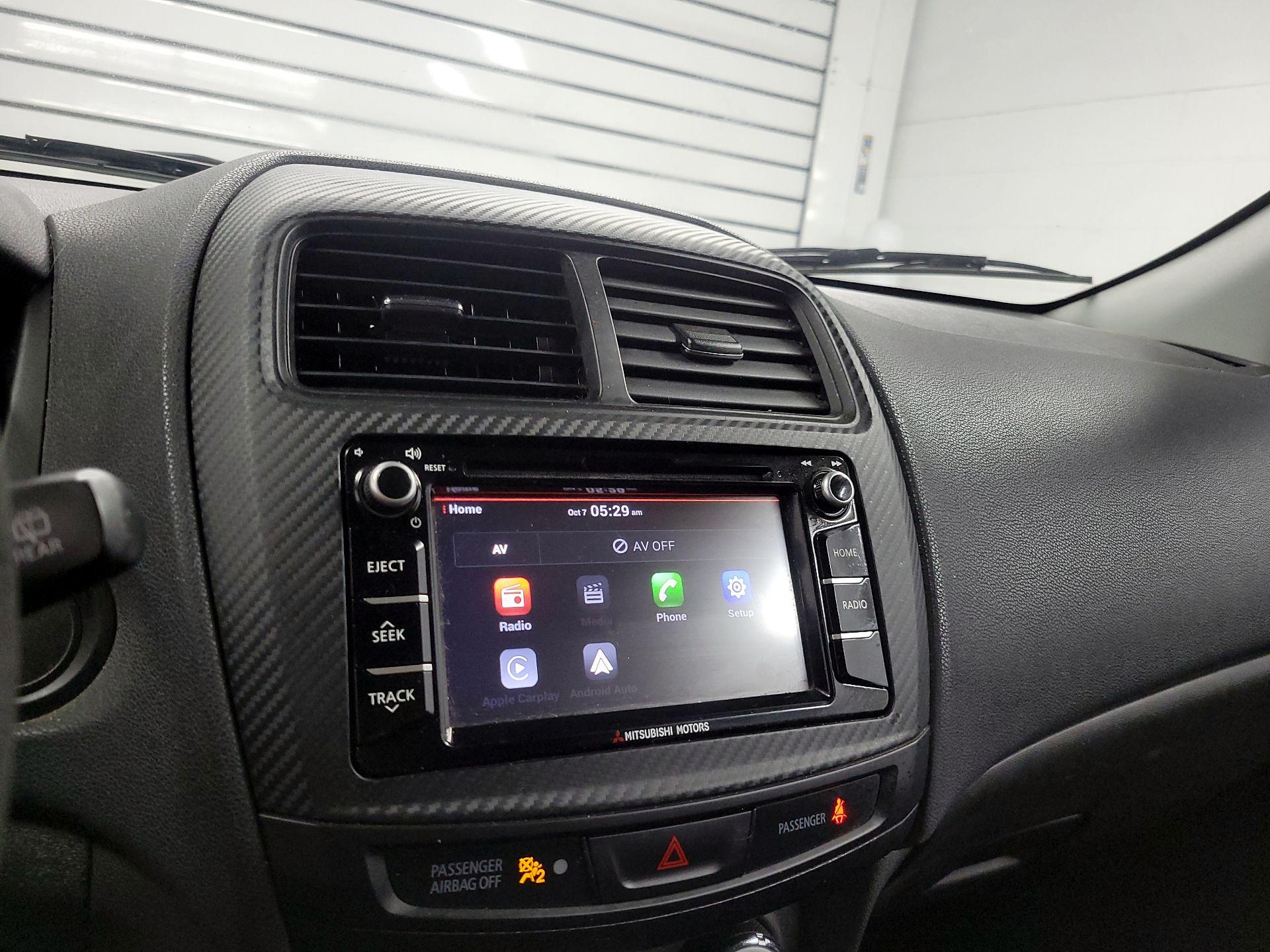 Thumbnail: 2017 Mitsubishi Outlander Sport - 14