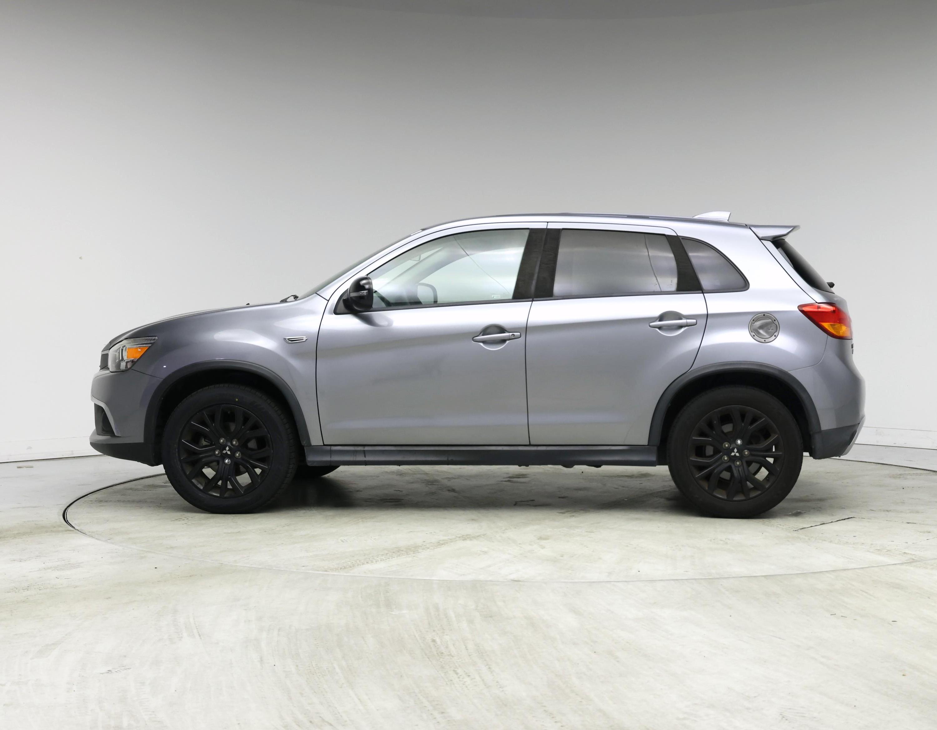 Thumbnail: 2017 Mitsubishi Outlander Sport - 3