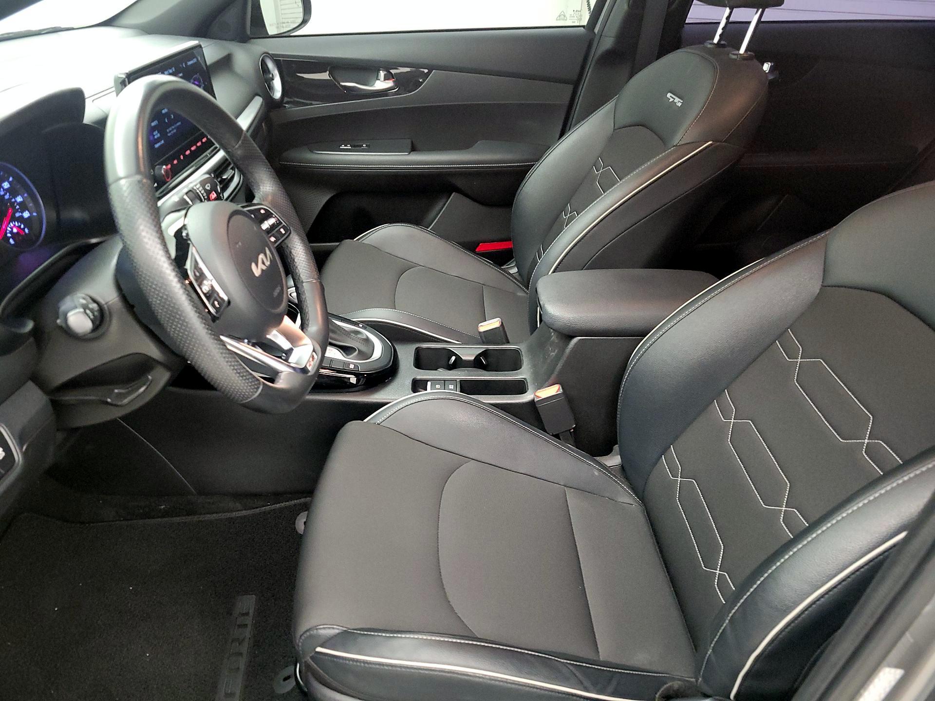 Thumbnail: 2023 Kia Forte - 11
