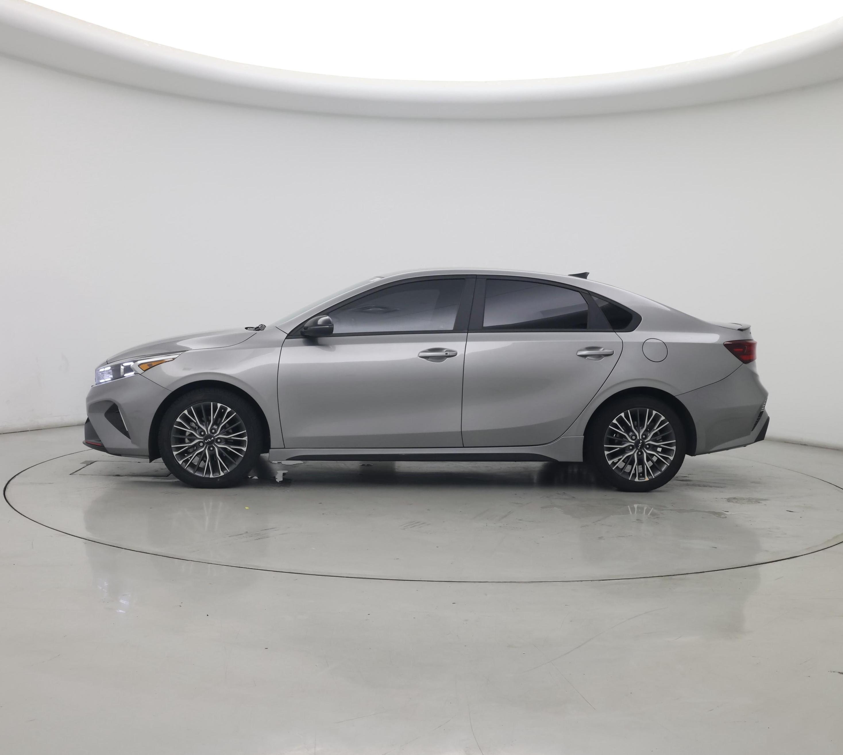 Thumbnail: 2023 Kia Forte - 3