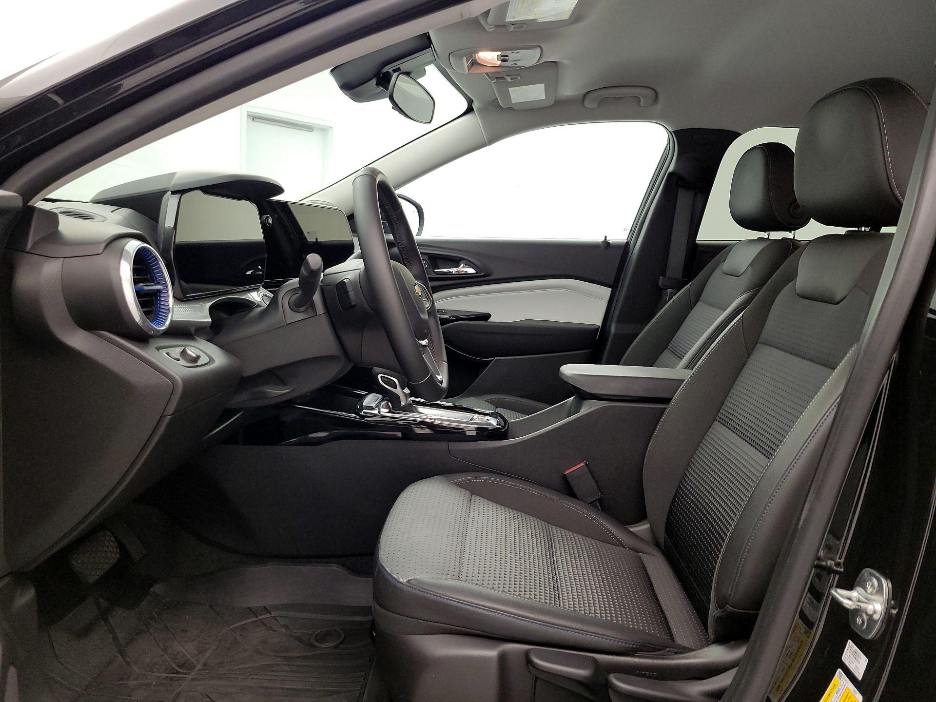 Thumbnail: 2024 Chevrolet Trax - 11
