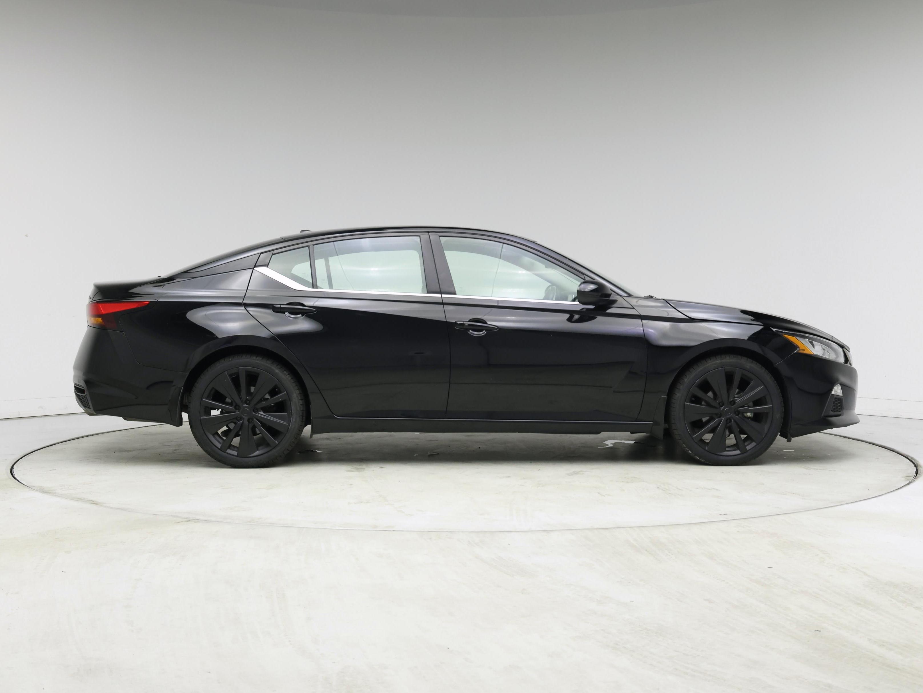 Thumbnail: 2022 Nissan Altima - 7