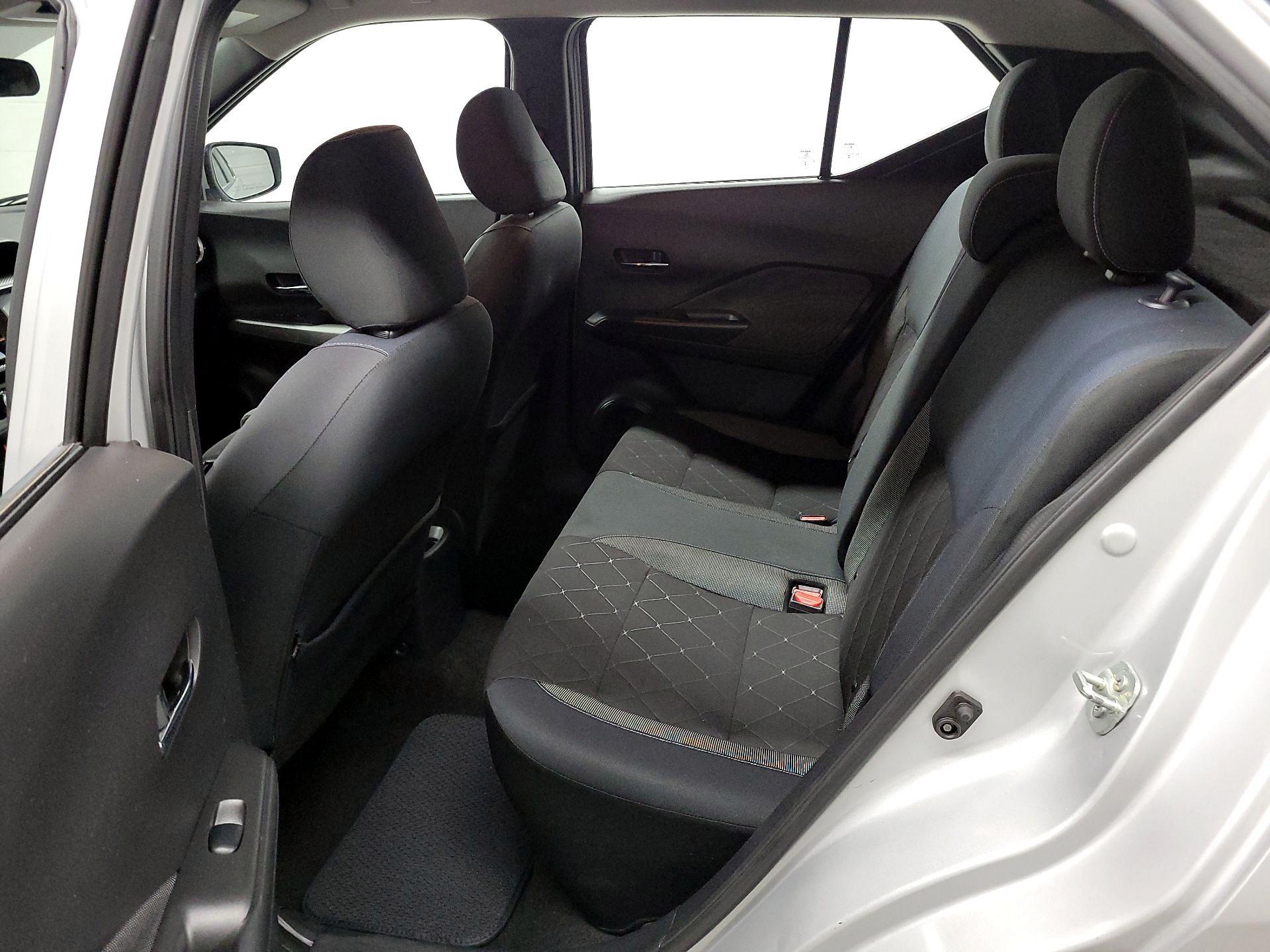 Thumbnail: 2019 Nissan Kicks - 19