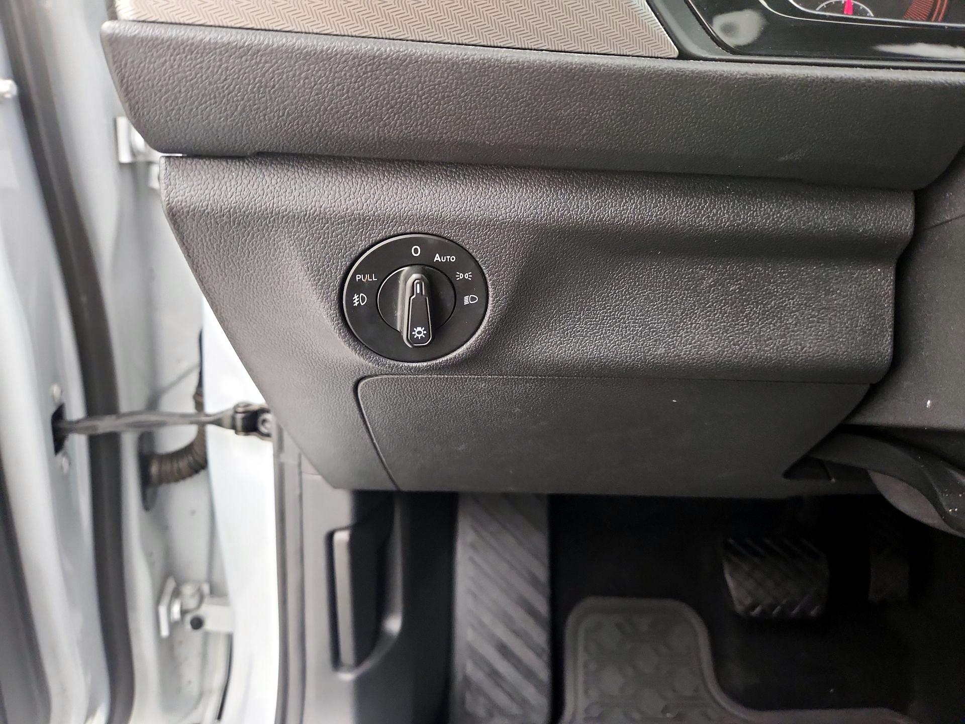 Thumbnail: 2019 Volkswagen Jetta - 13