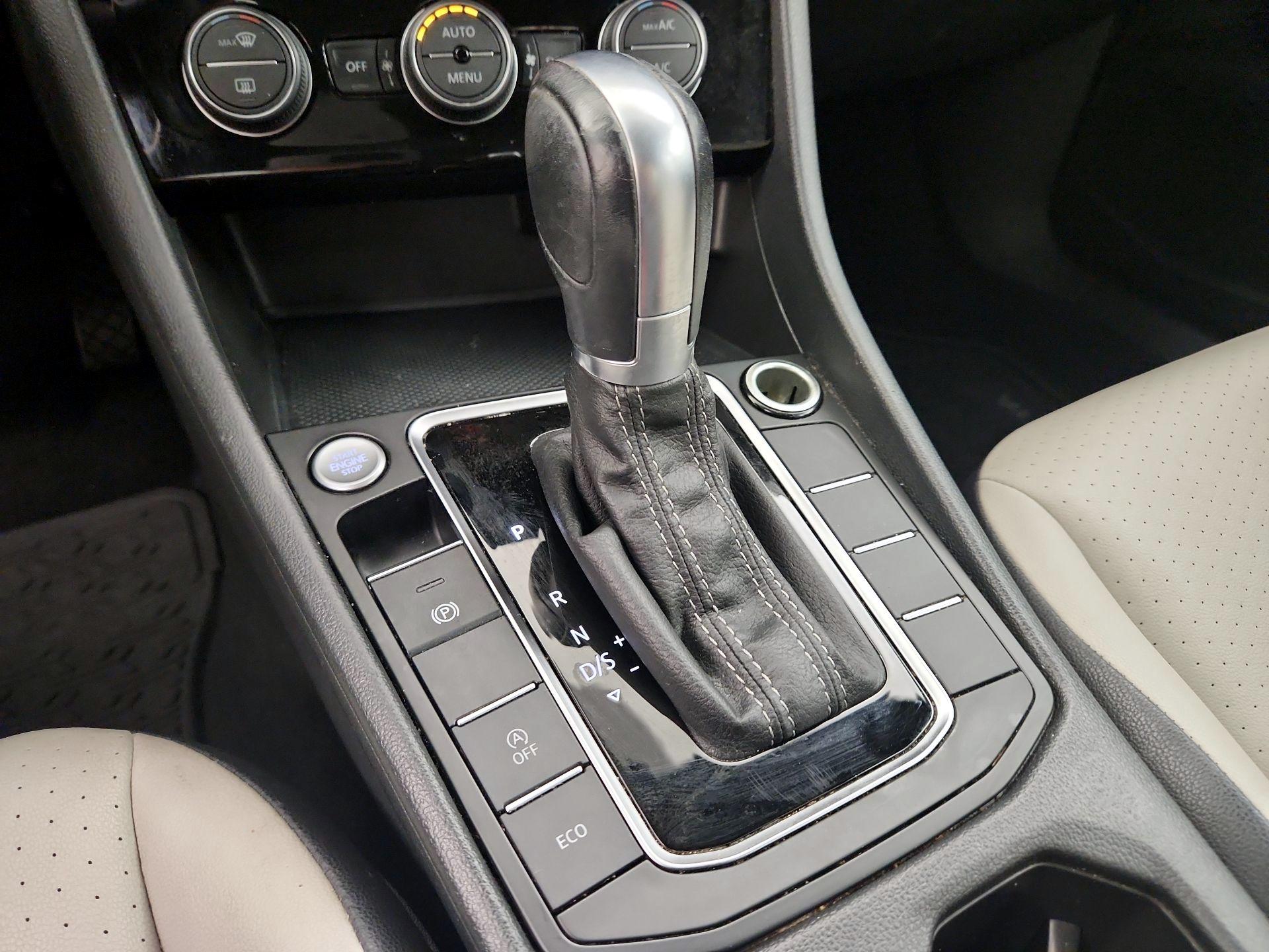 Thumbnail: 2019 Volkswagen Jetta - 17