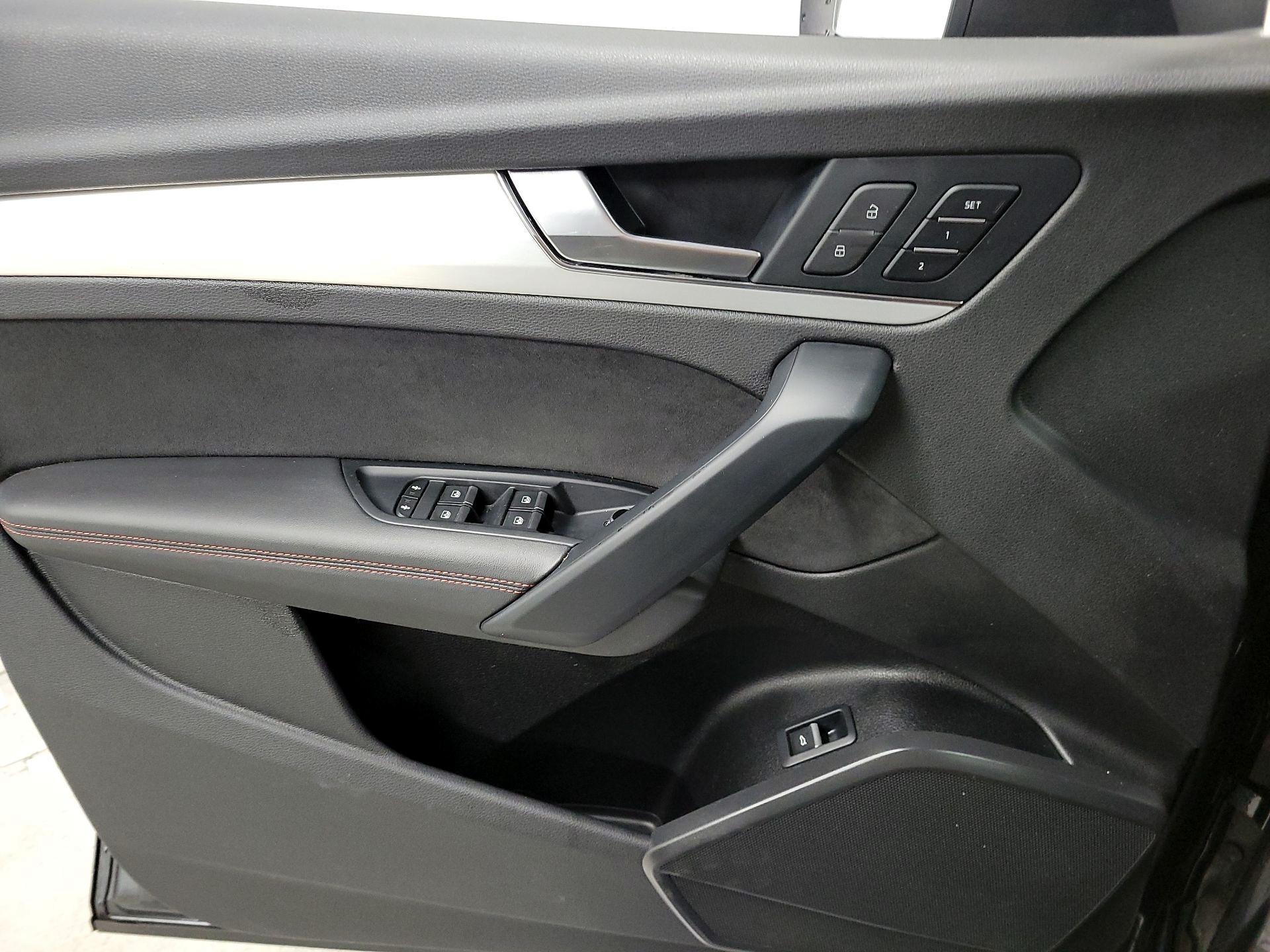 Thumbnail: 2021 Audi SQ5 - 12