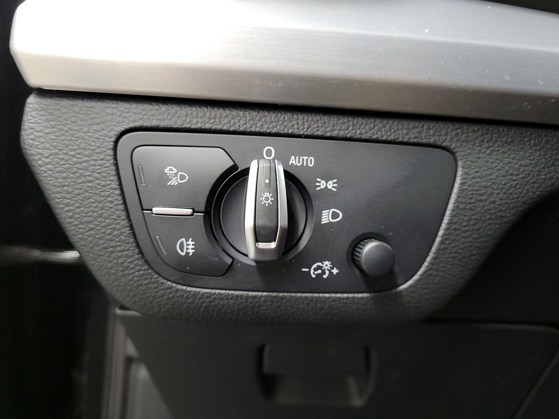 Thumbnail: 2021 Audi SQ5 - 13