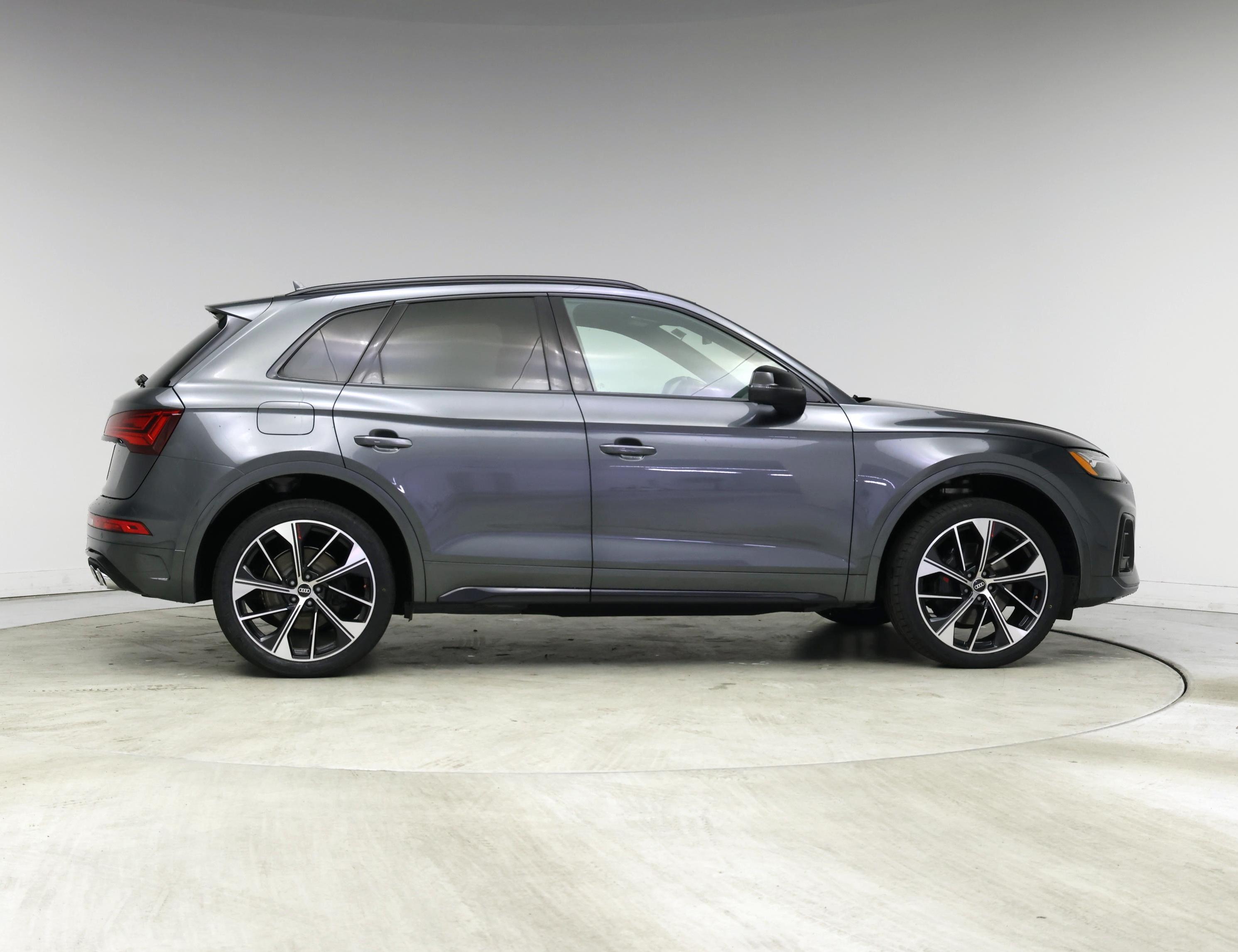 Thumbnail: 2021 Audi SQ5 - 7