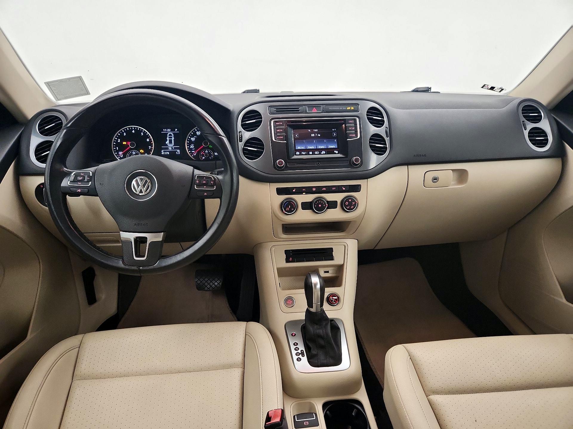 Thumbnail: 2016 Volkswagen Tiguan - 9
