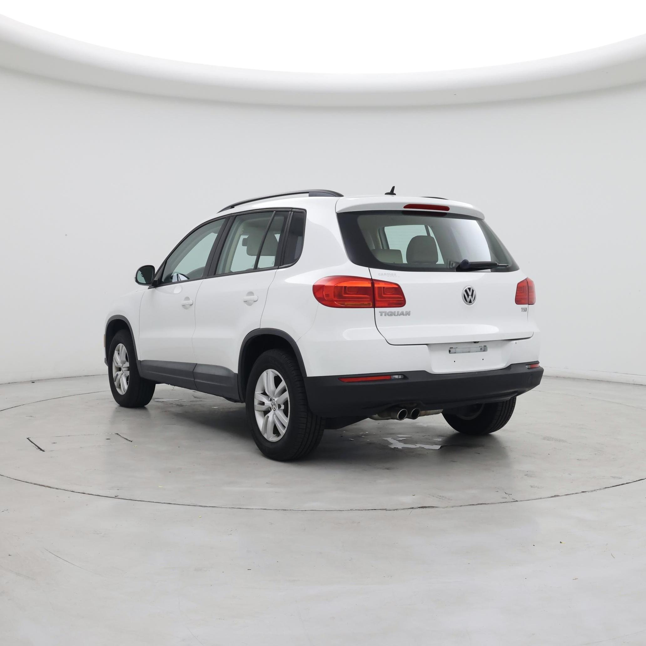 Thumbnail: 2016 Volkswagen Tiguan - 2