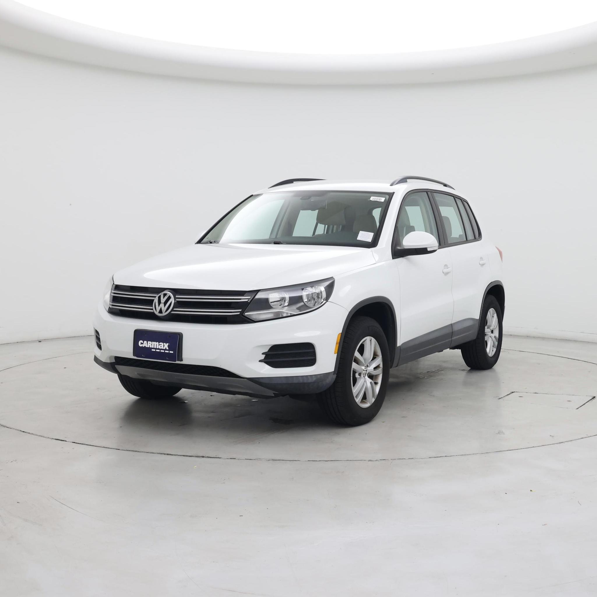 Thumbnail: 2016 Volkswagen Tiguan - 4