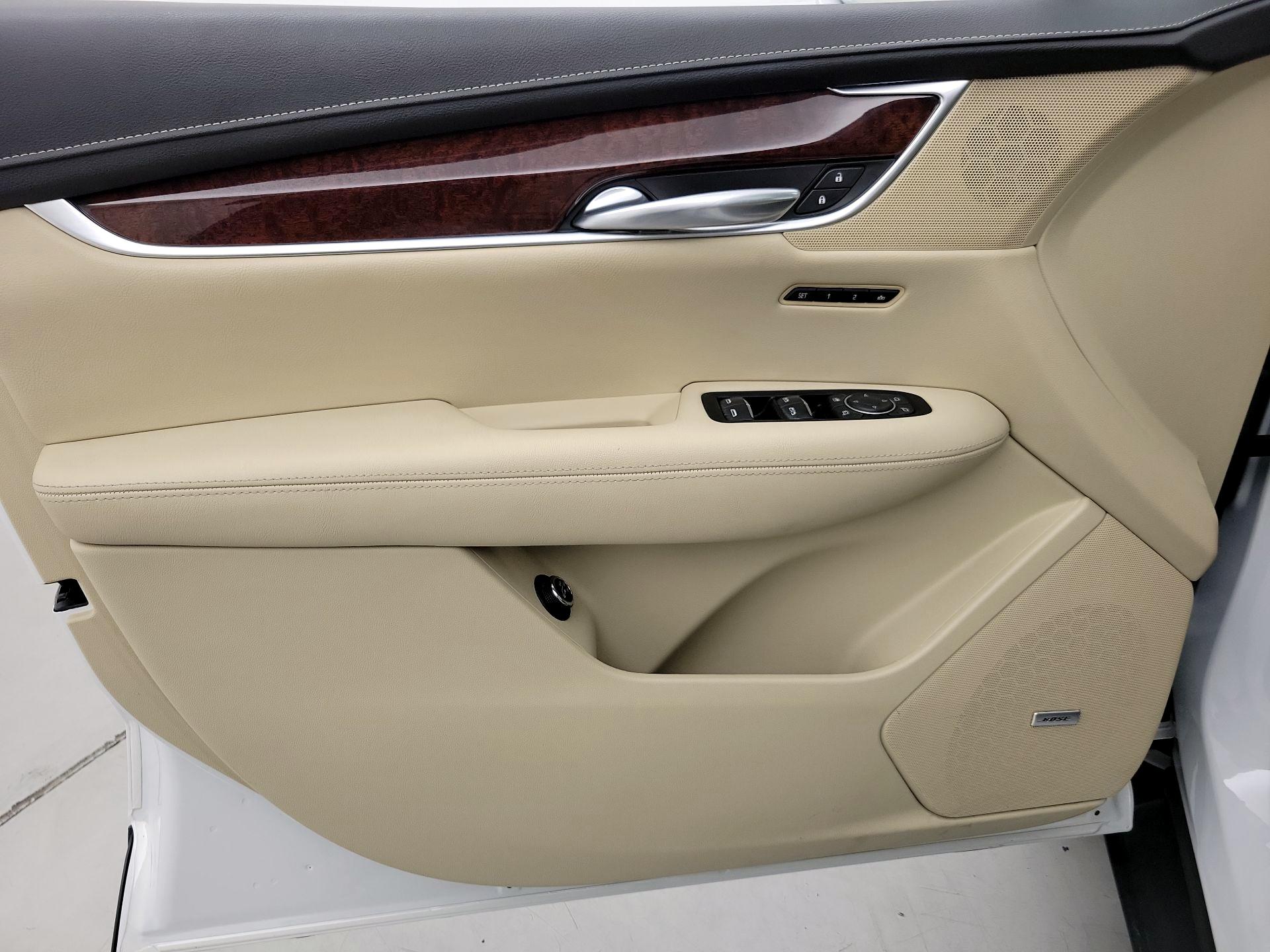 Thumbnail: 2018 Cadillac XT5 - 12