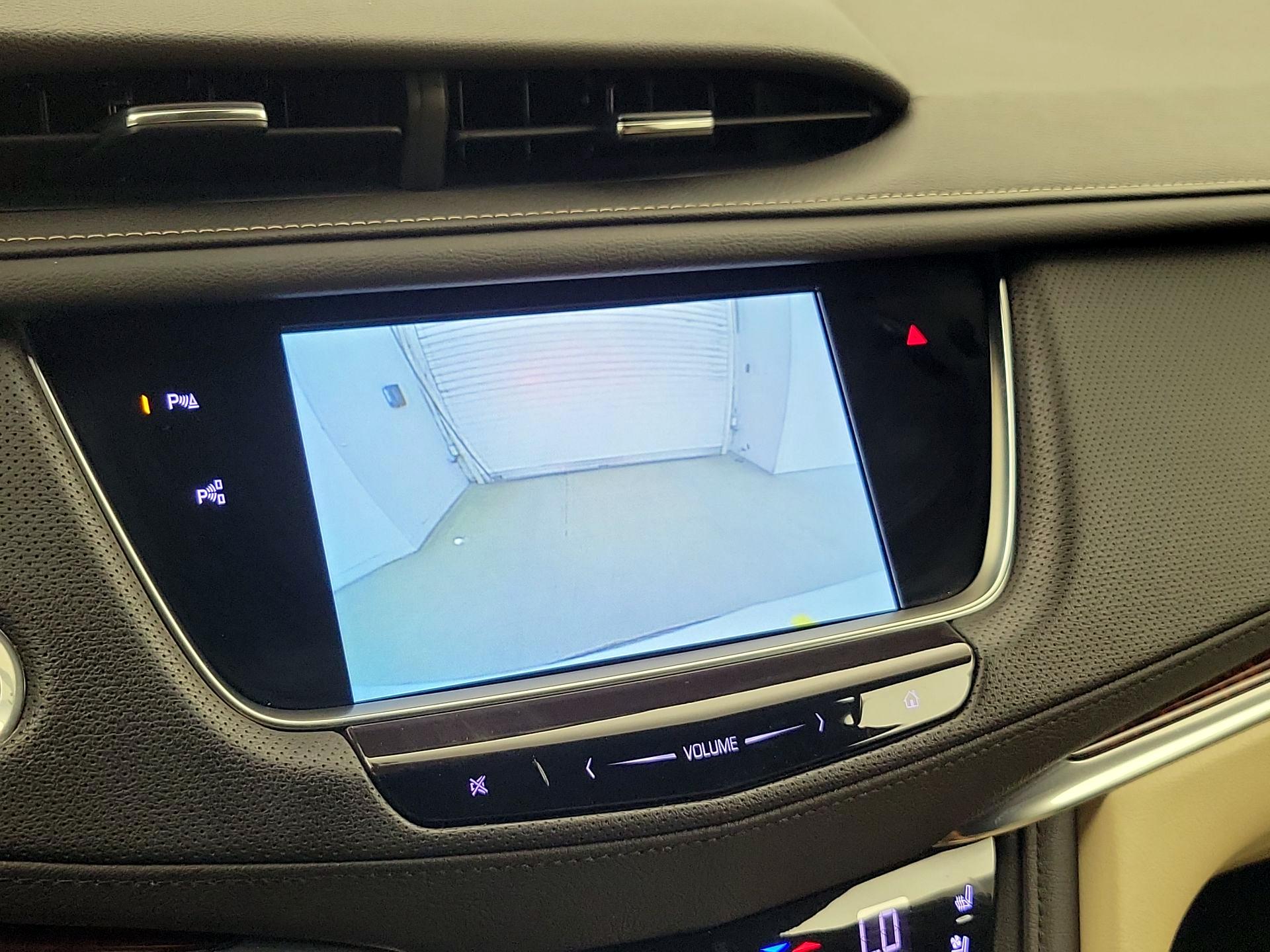 Thumbnail: 2018 Cadillac XT5 - 15