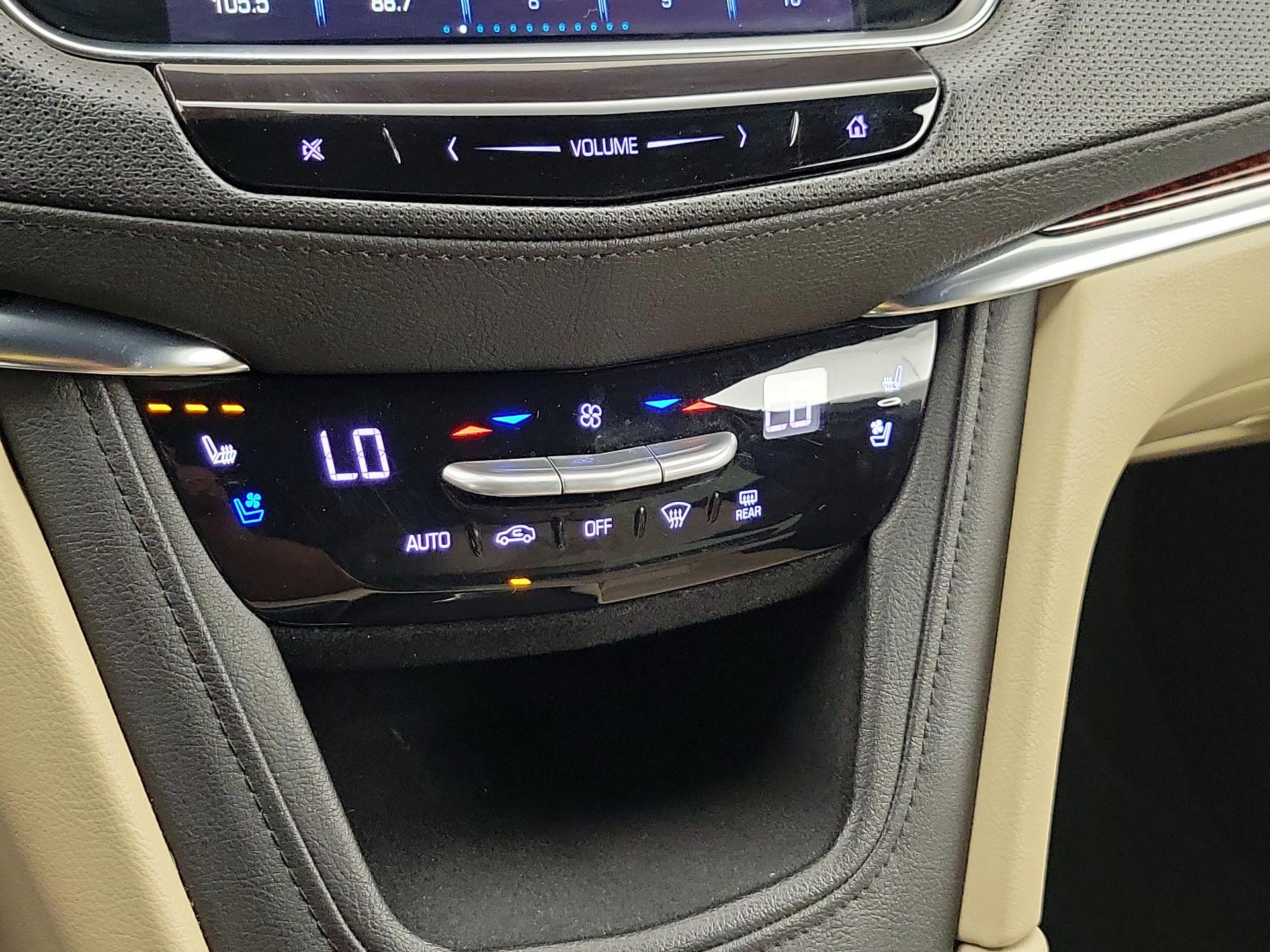 Thumbnail: 2018 Cadillac XT5 - 17