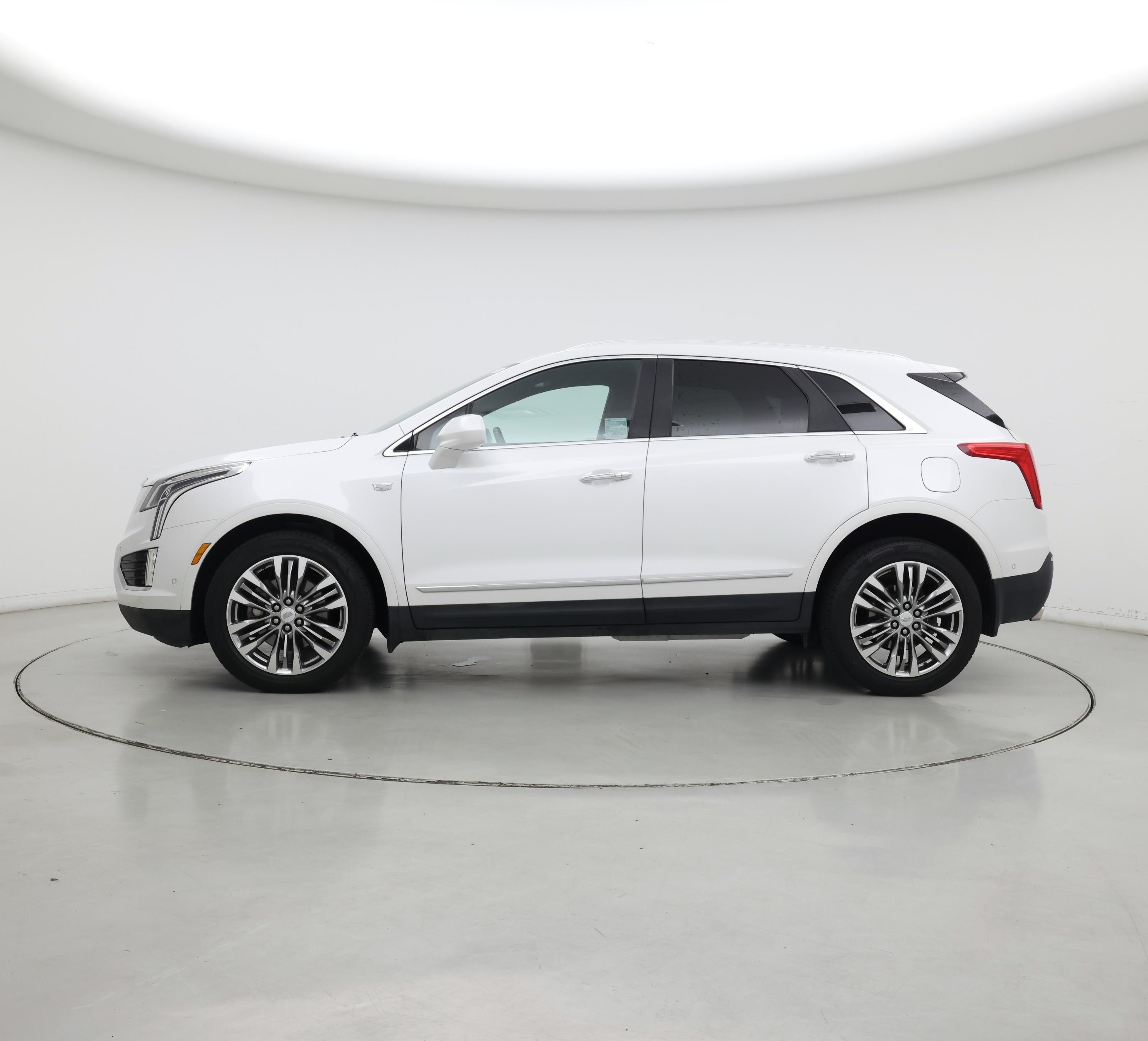 Thumbnail: 2018 Cadillac XT5 - 3