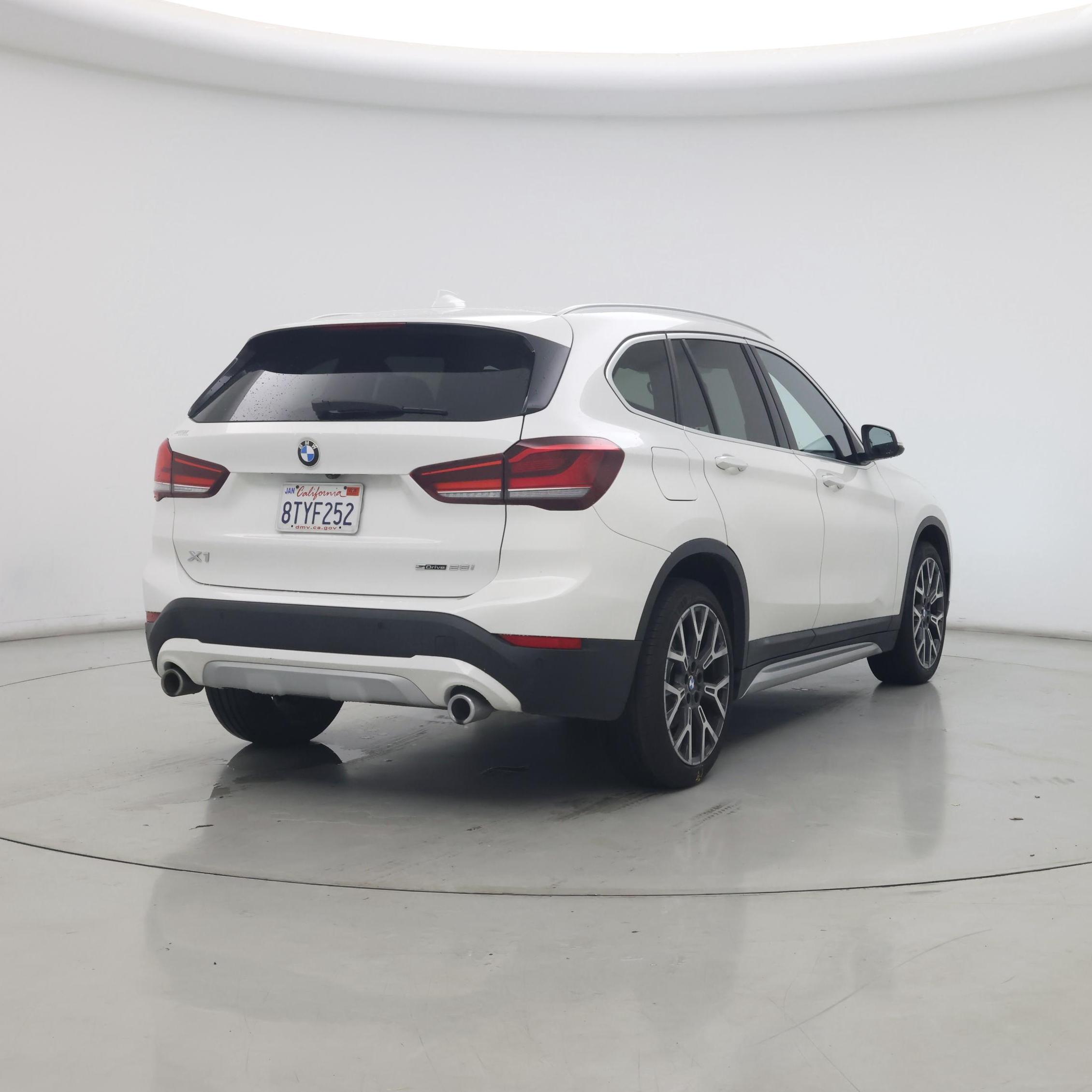 Thumbnail: 2021 BMW X1 - 8