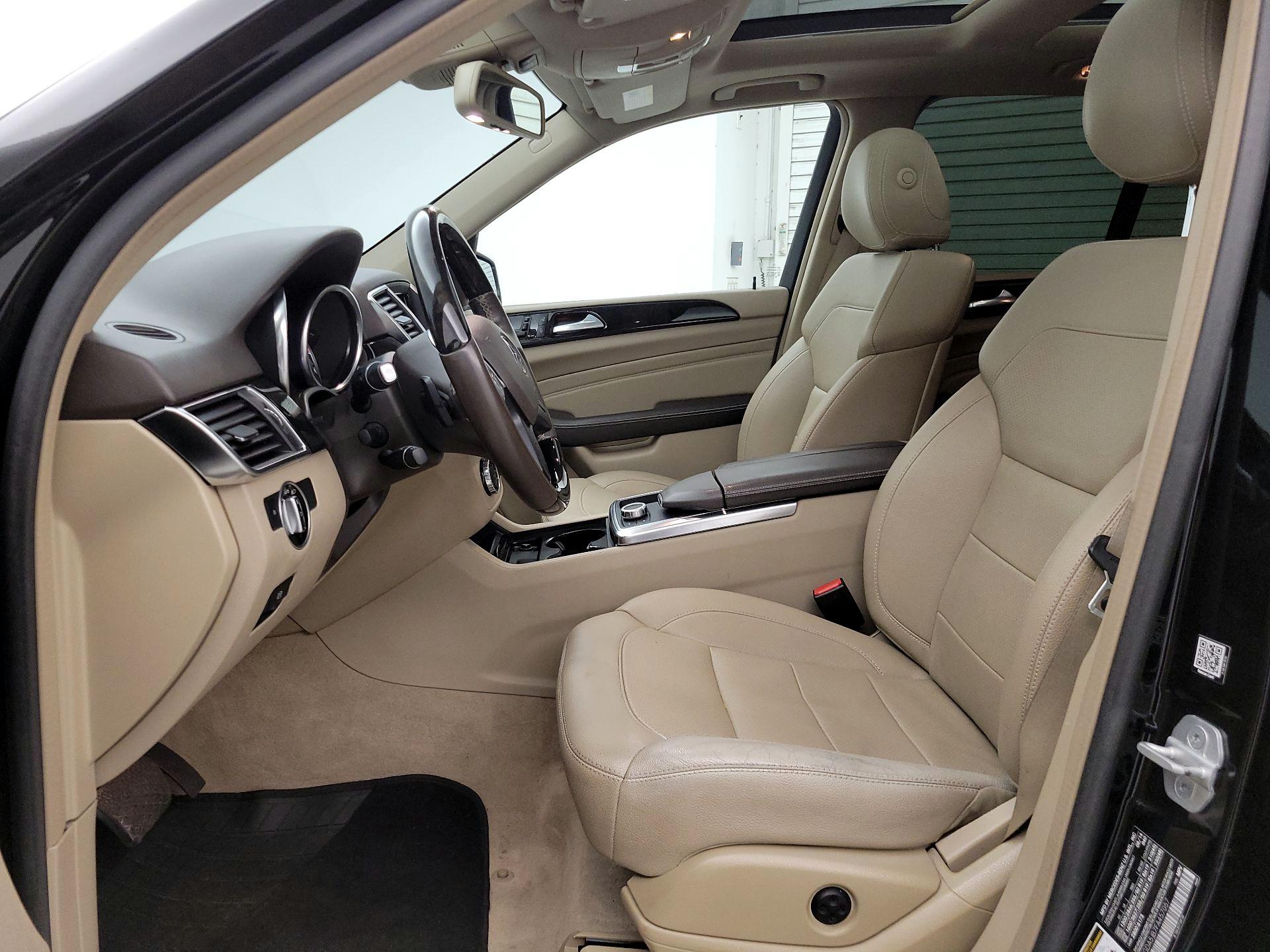 Thumbnail: 2015 Mercedes-Benz M-Class - 11